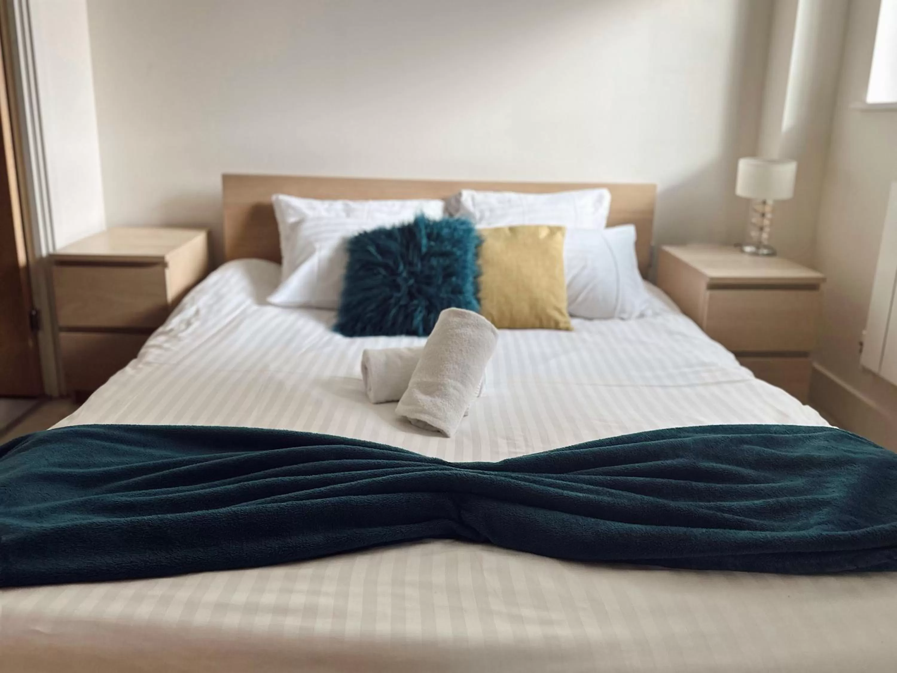 Bed in Canary Wharf - Luxury Apartments