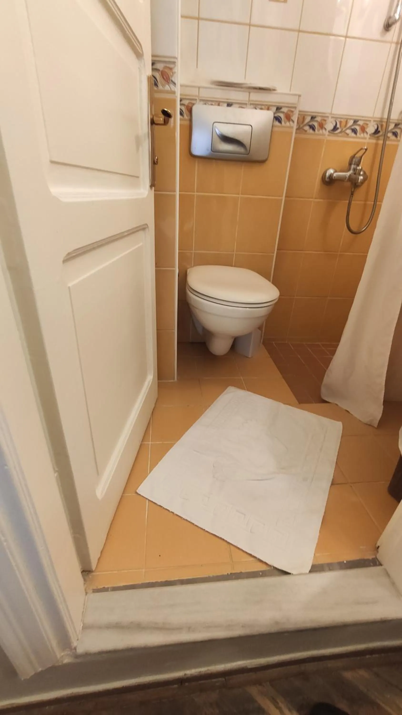 Bathroom in Turkoman Hotel