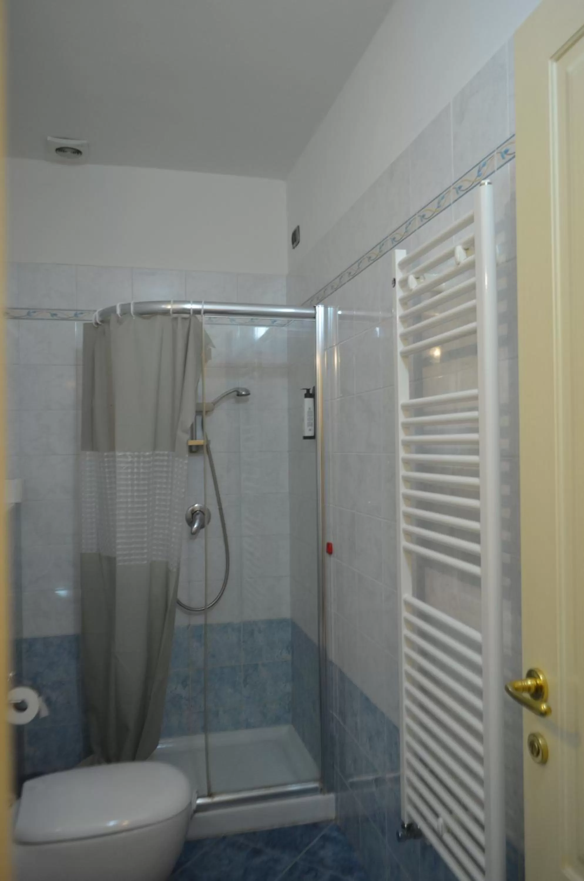 Shower in Casa per ferie religiosa Figlie di Nazareth