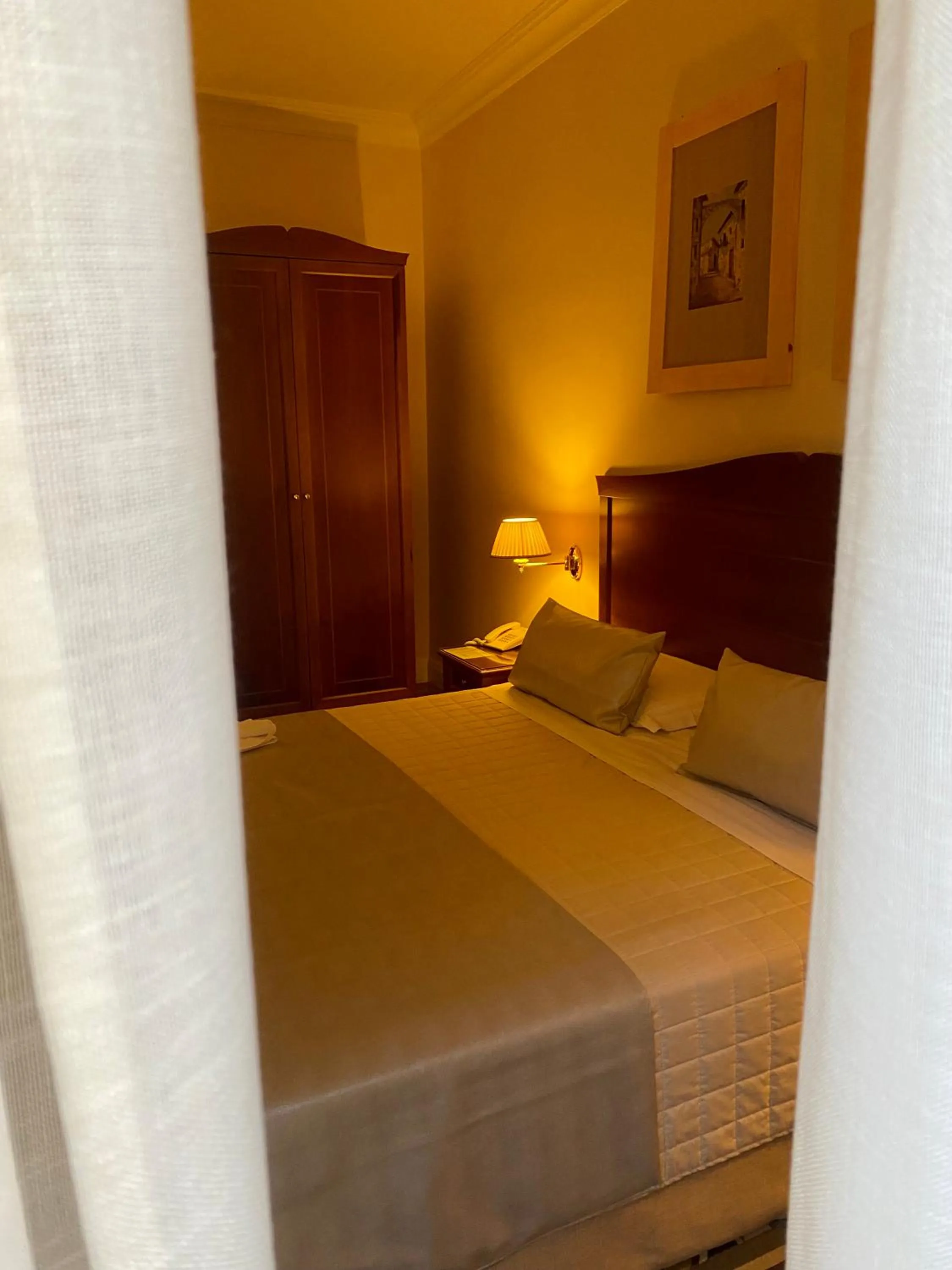 Bed in Hotel Akropolis - Museum Hotel