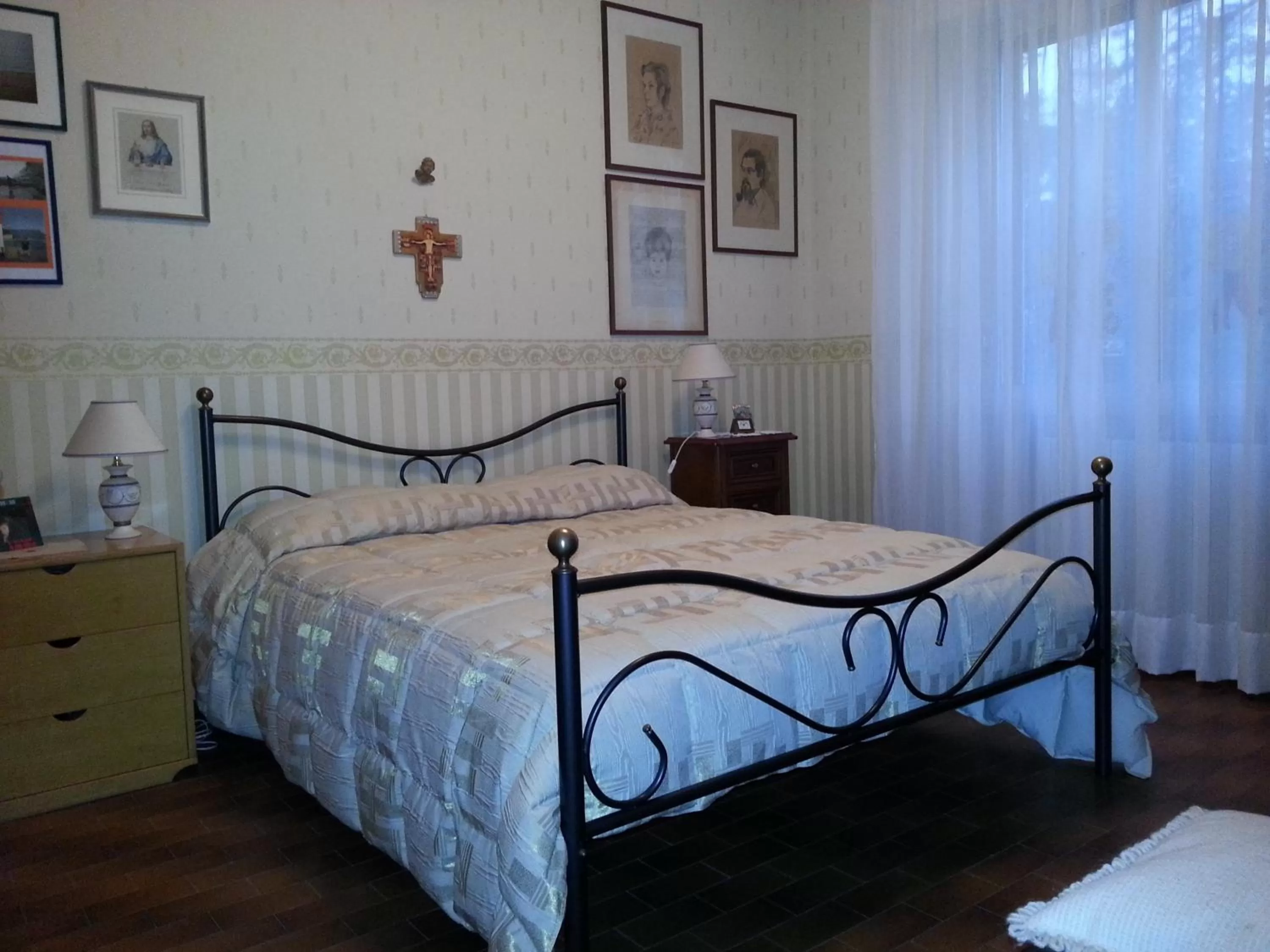 Decorative detail, Bed in Al Villino del Sole