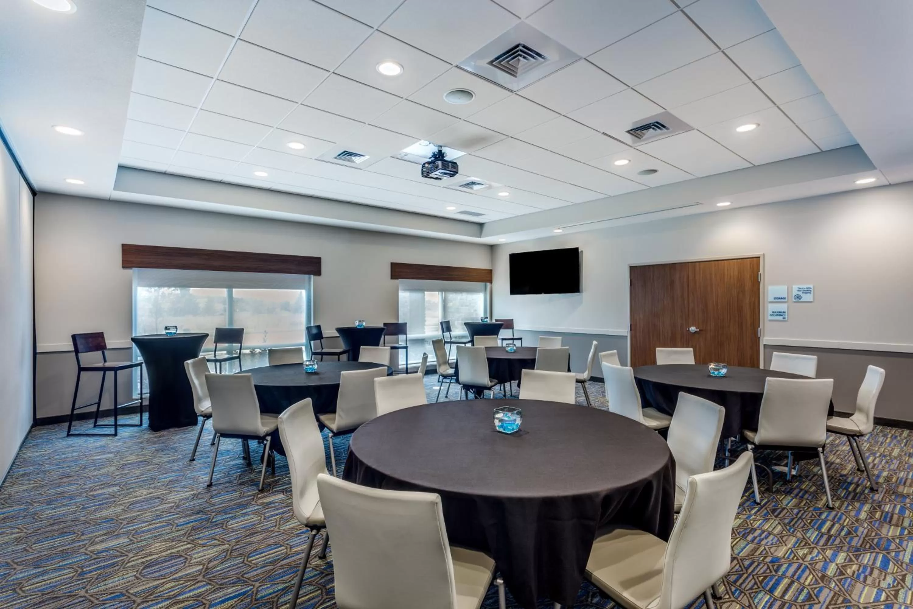 Meeting/conference room in Holiday Inn Express & Suites - Rice Lake by IHG