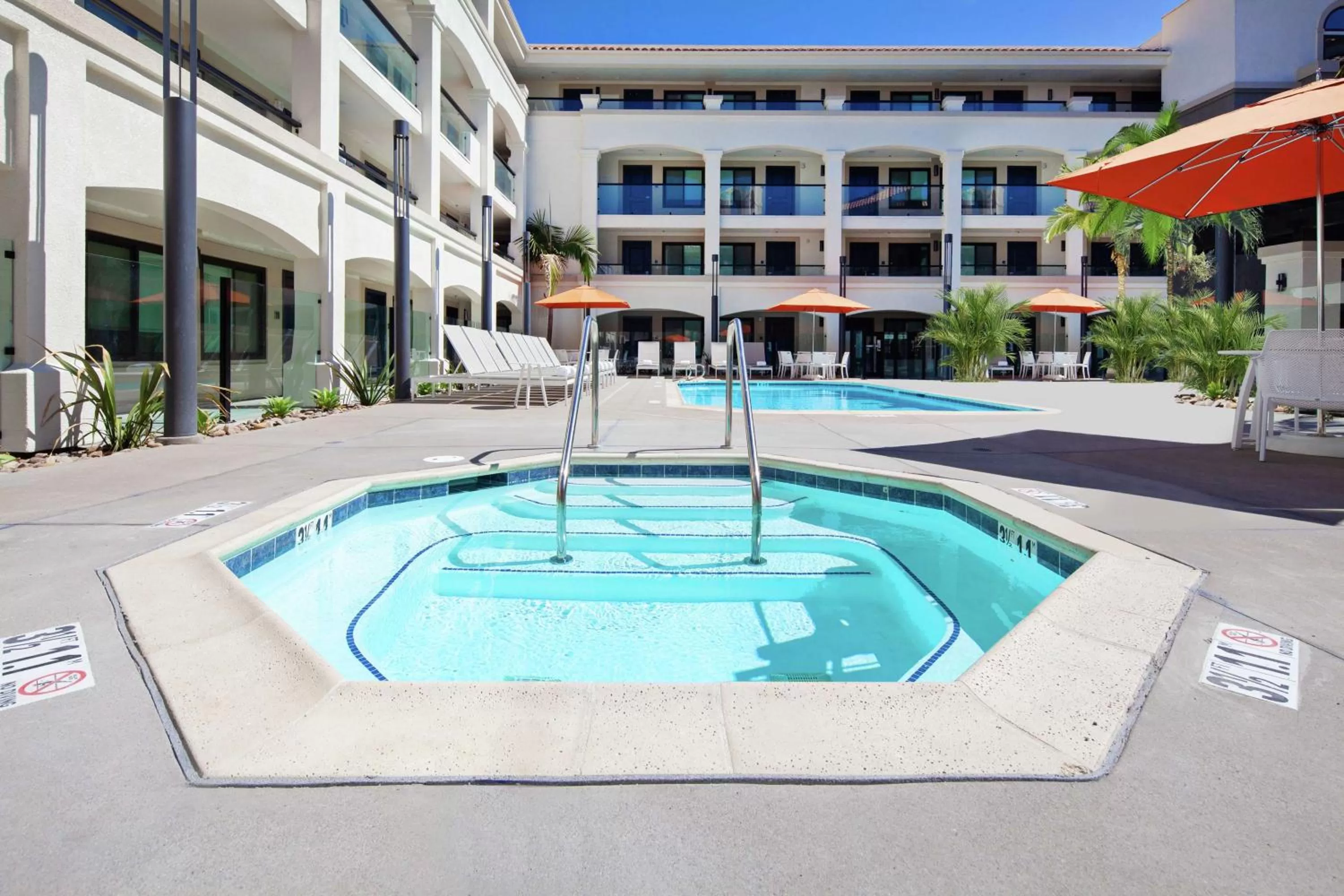 Hot Tub in Homewood Suites By Hilton San Diego Central