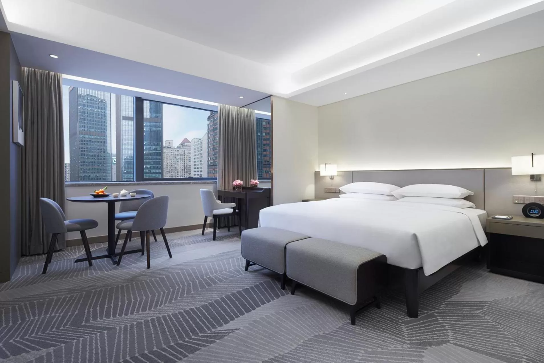 Photo of the whole room, Bed in Hyatt Regency Metropolitan Chongqing