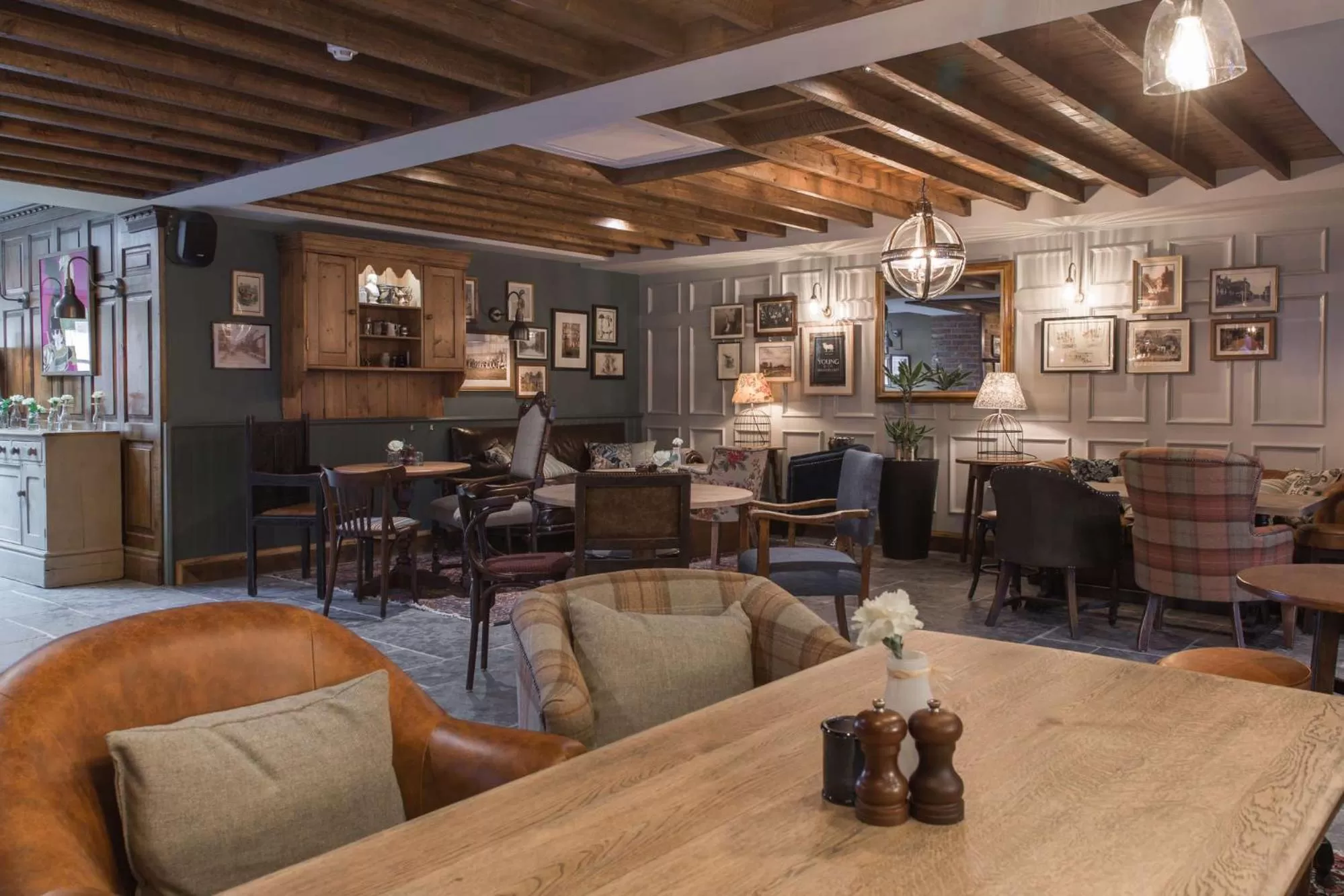 Restaurant/places to eat in The Bridge Hotel