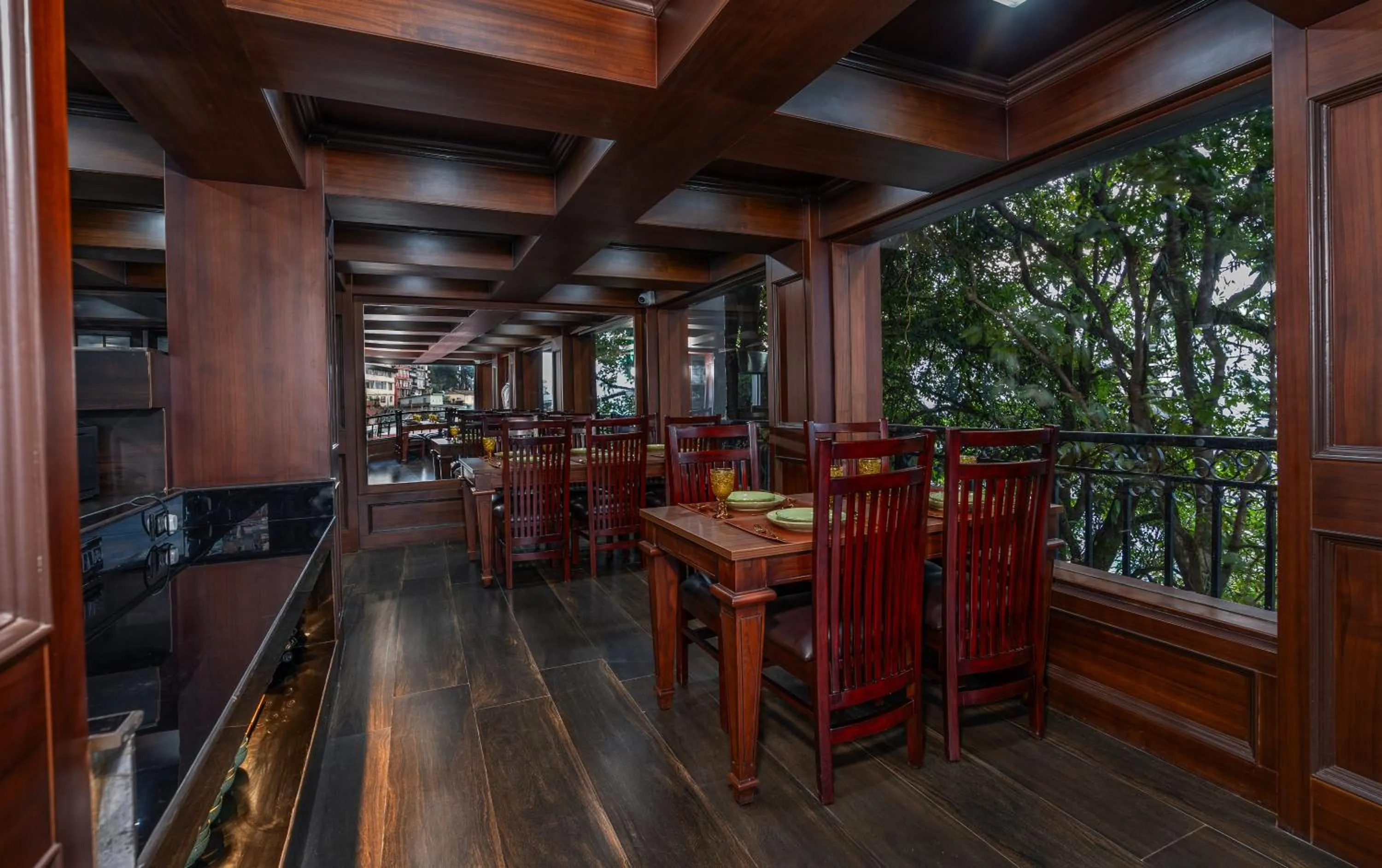 Restaurant/places to eat in The West Gate Posada By Summit