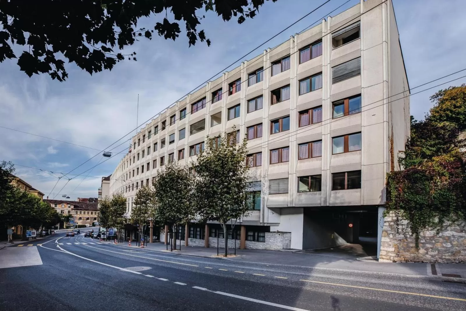 Property building in Neuchâtel City Hôtel