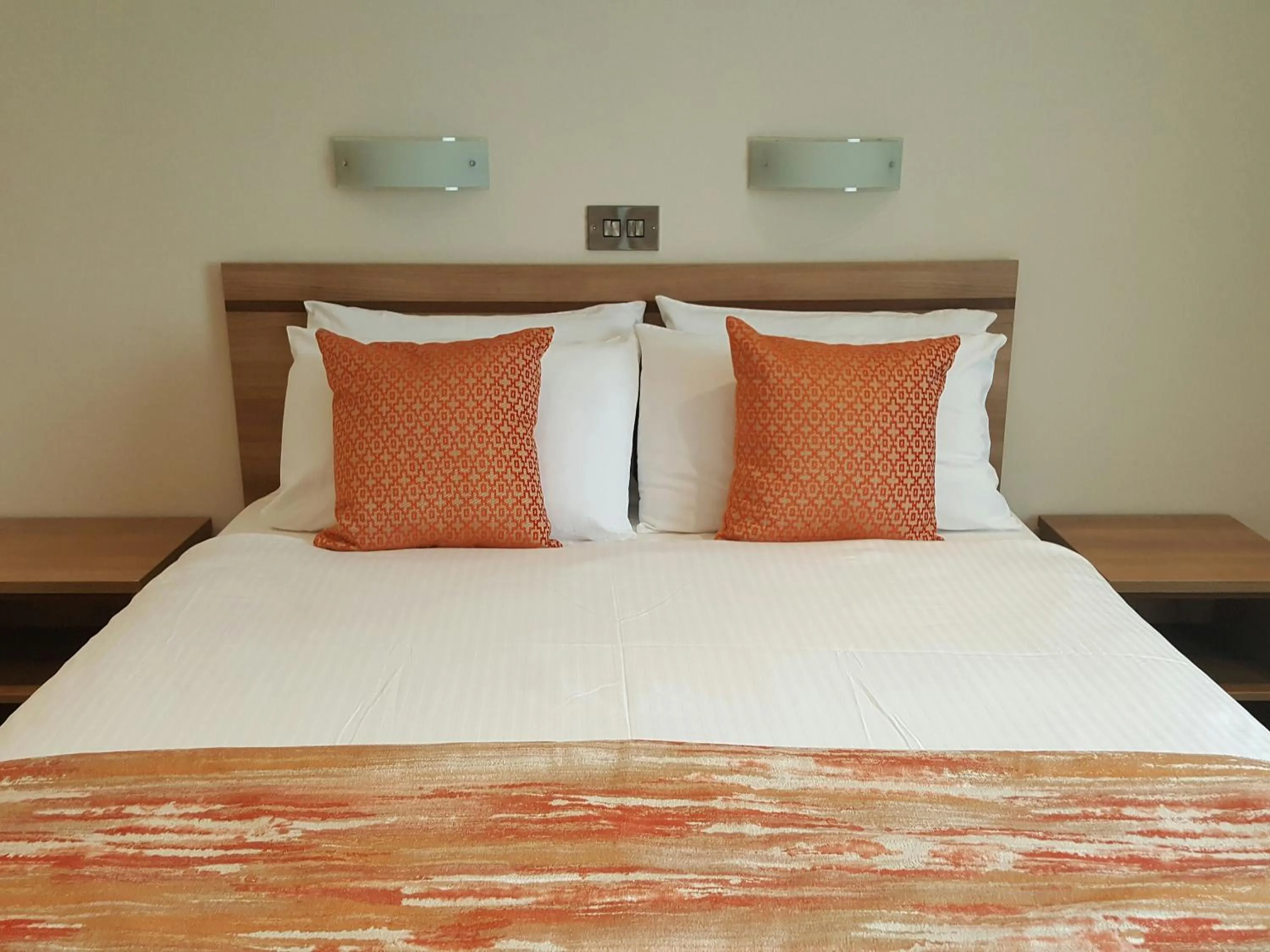 Bedroom, Bed in The Lodge Hotel