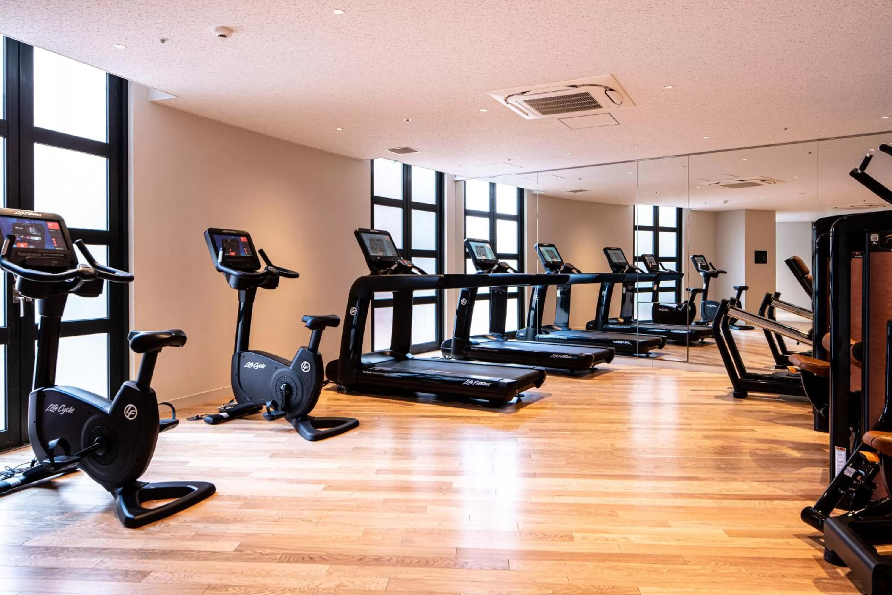Fitness centre/facilities in THE BASICS FUKUOKA