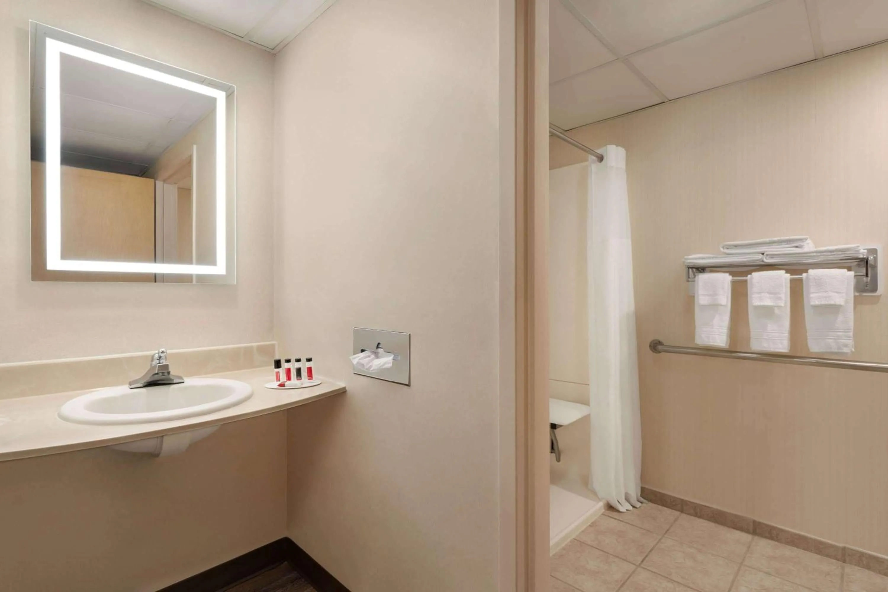 Bathroom in Howard Johnson by Wyndham South Portland