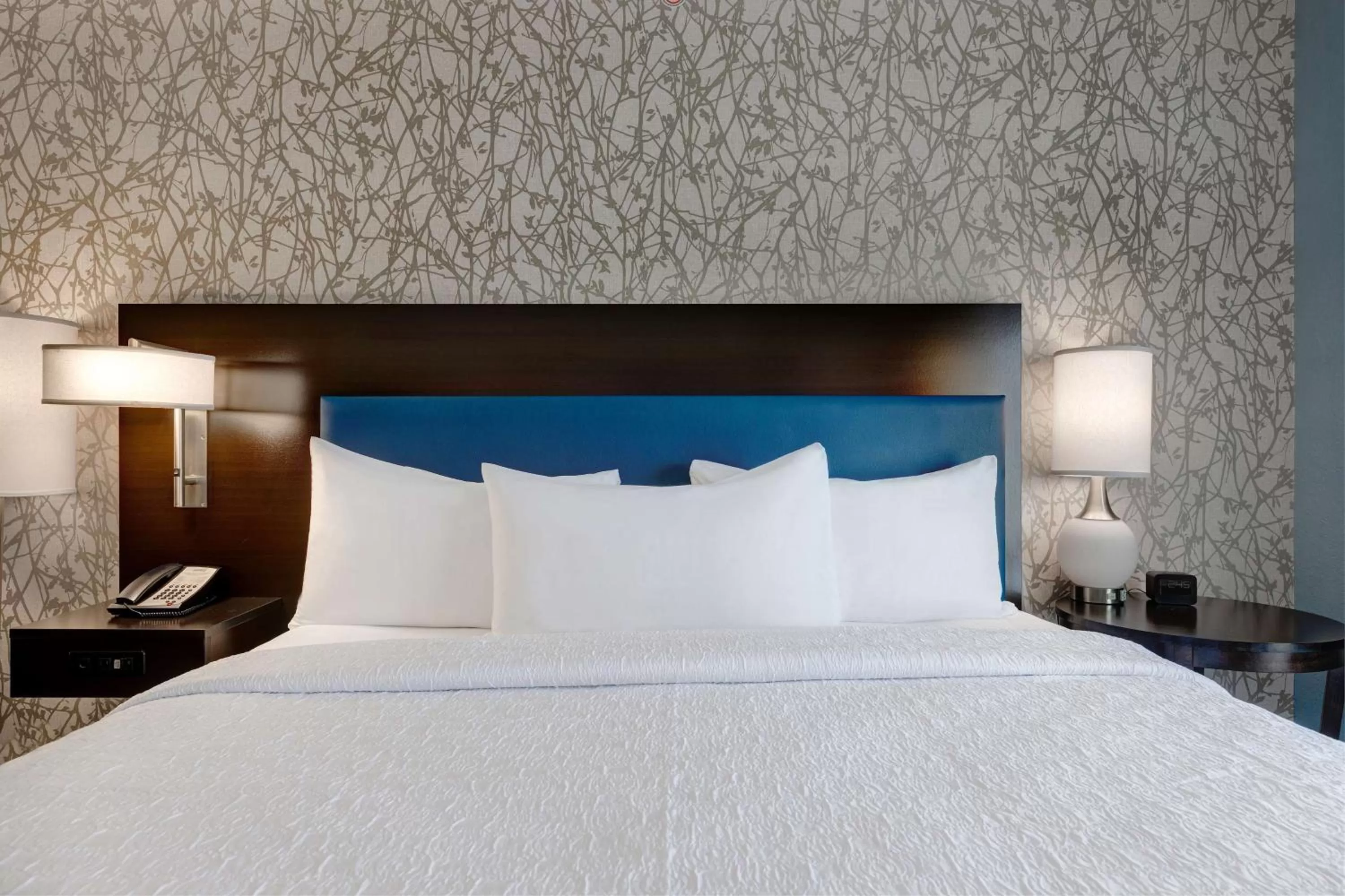 Bed in Home2 Suites by Hilton Orlando International Drive South - Free Shuttle to Theme Parks