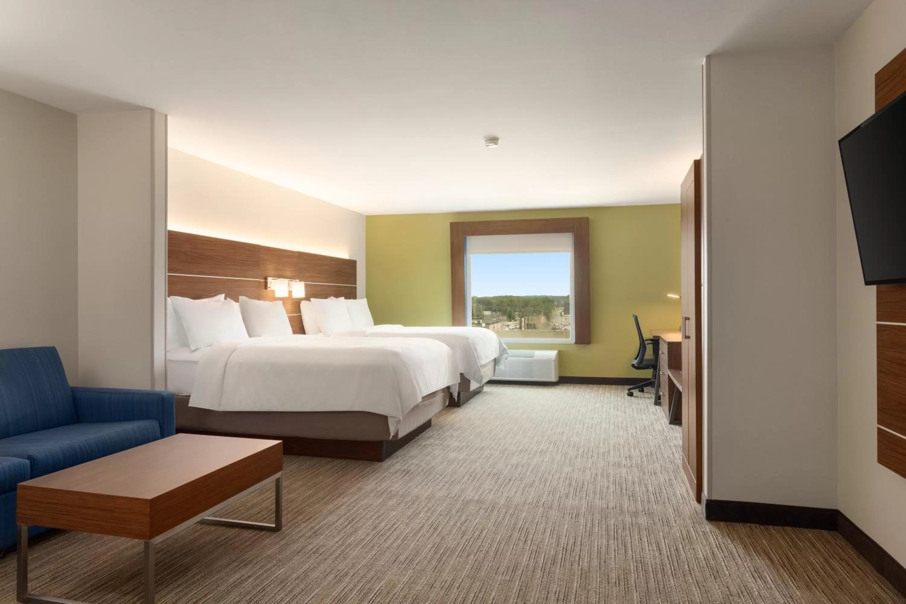 Photo of the whole room, Bed in Holiday Inn Express & Suites Searcy by IHG