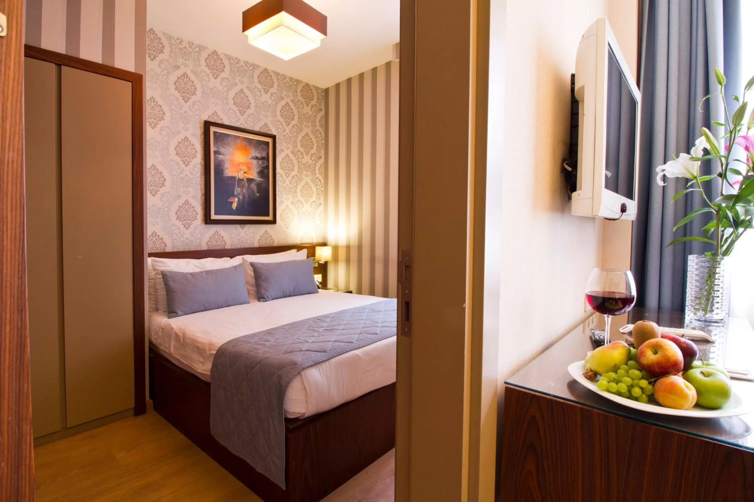 Bed in Beyoglu Suites Hotel