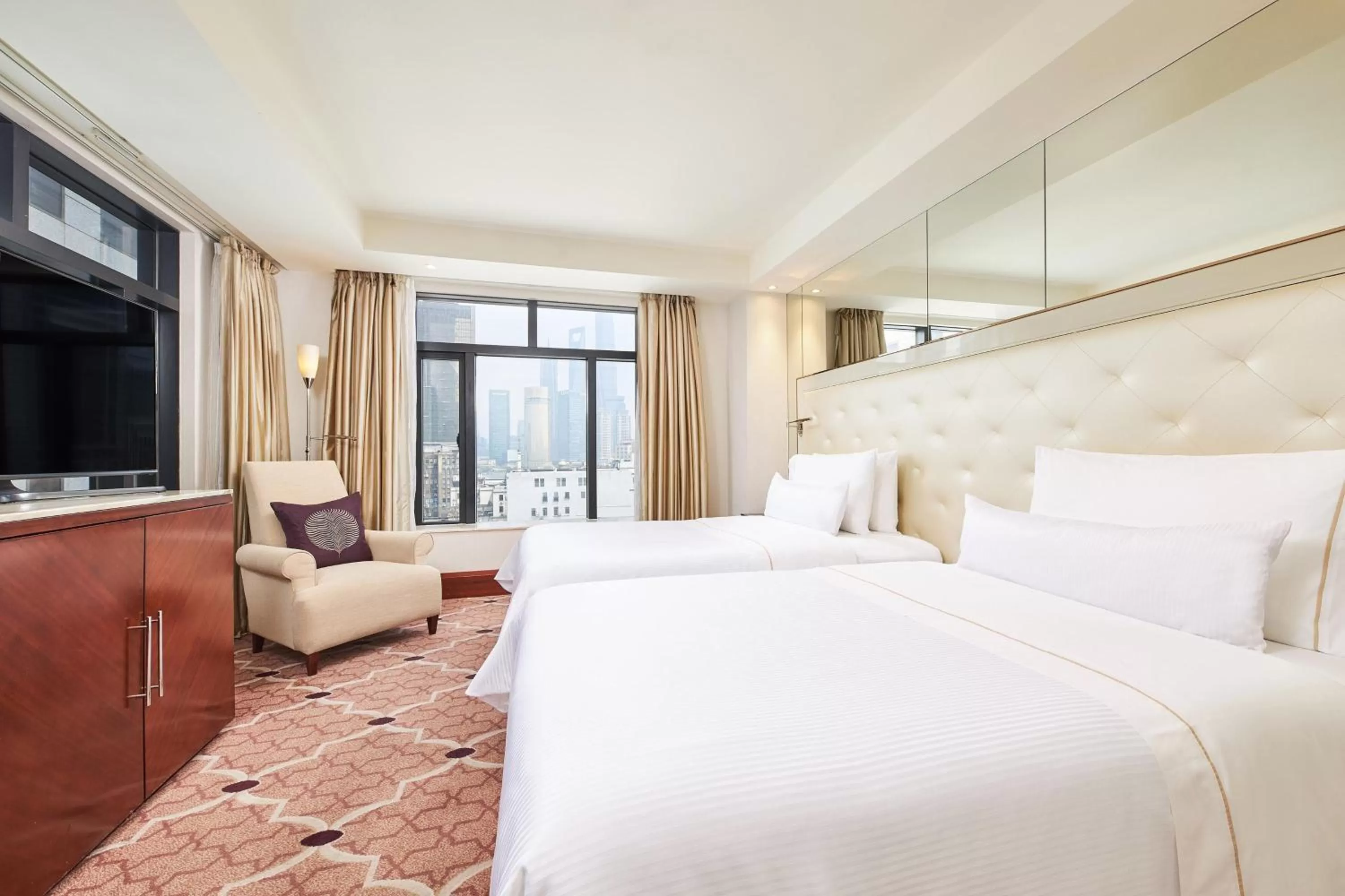 Photo of the whole room, Bed in The Westin Bund Center, Shanghai