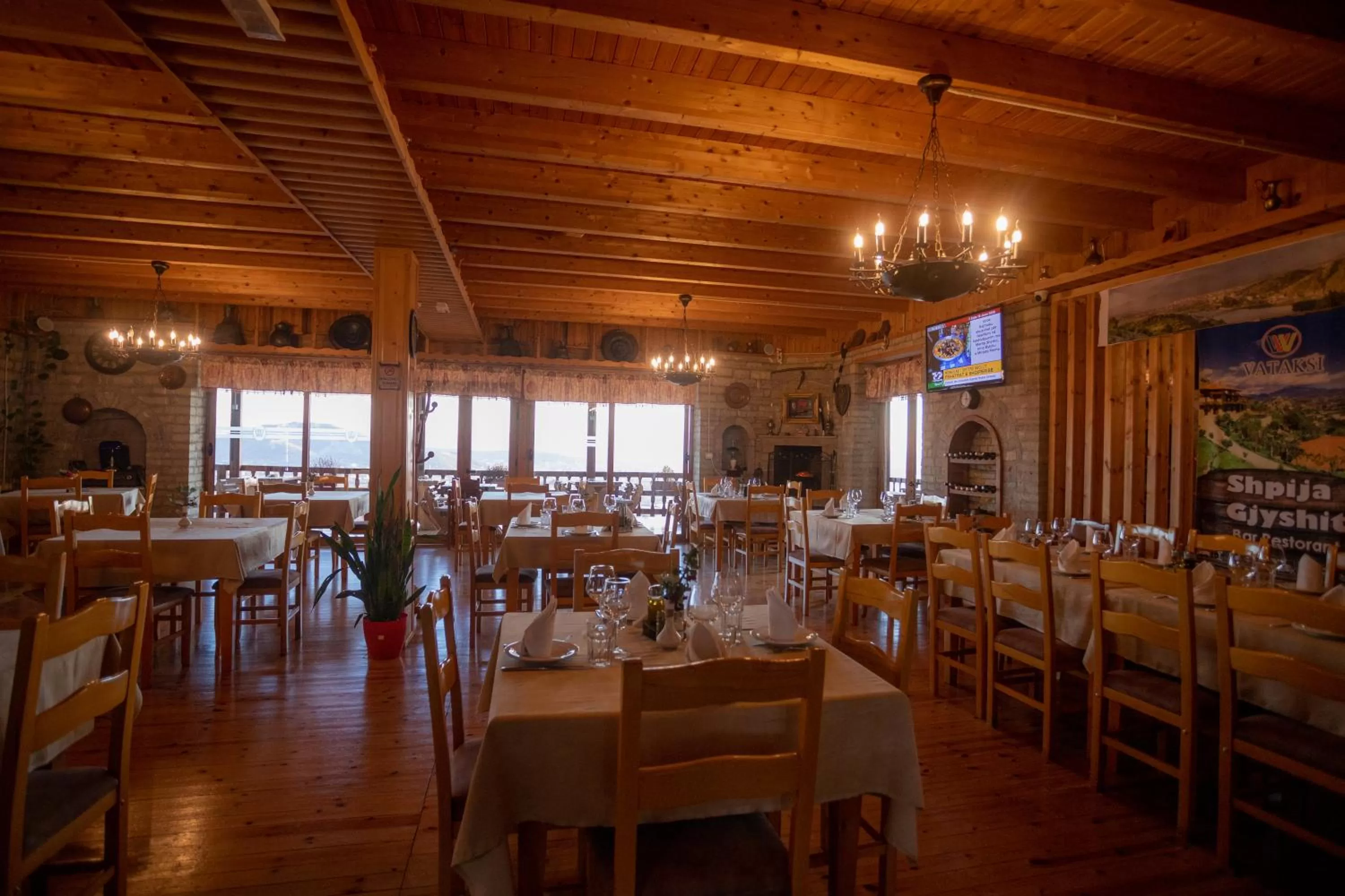 Property building, Restaurant/Places to Eat in OLD HOUSE