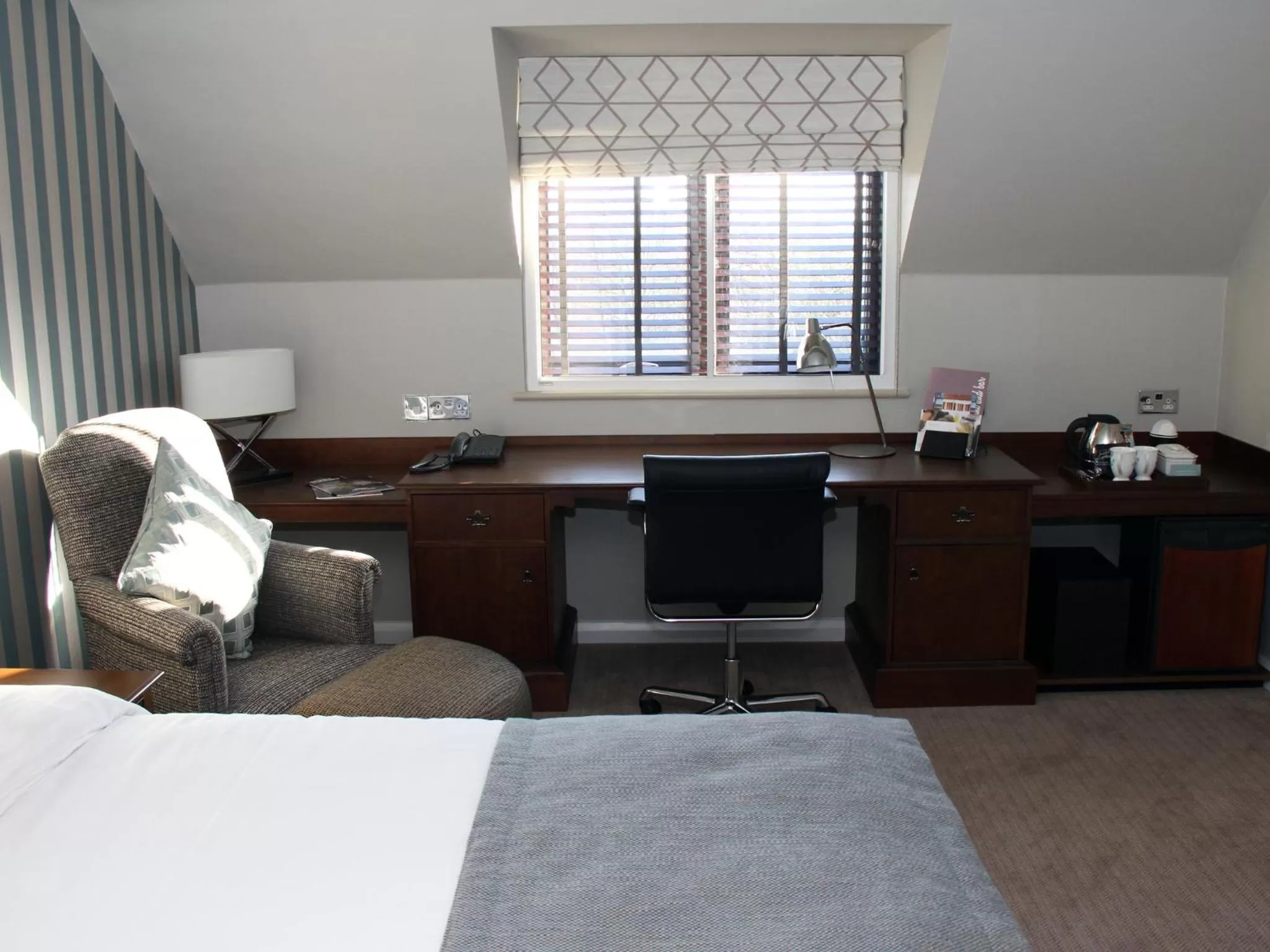 Shower, Bed in Kettering Park Hotel and Spa