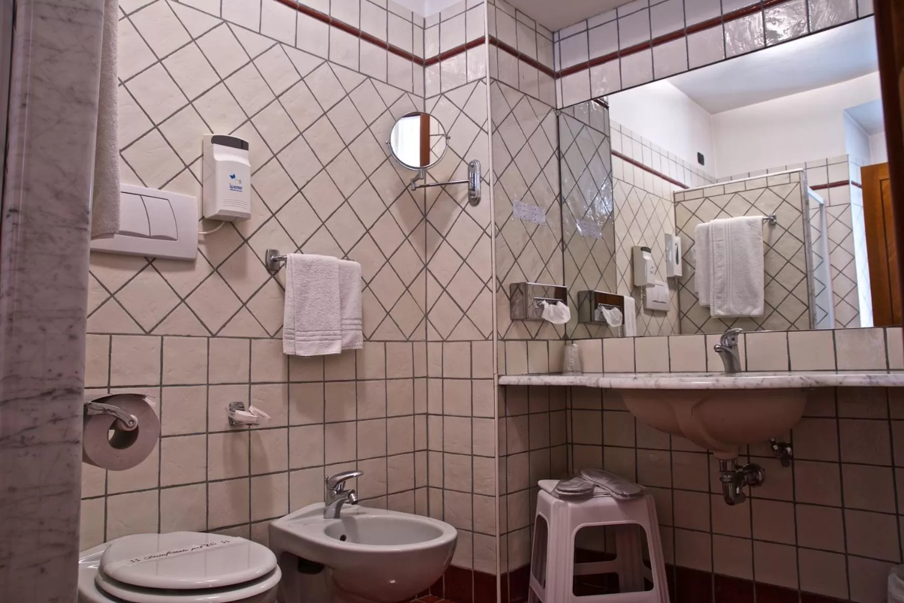 Shower in Hotel La Luna