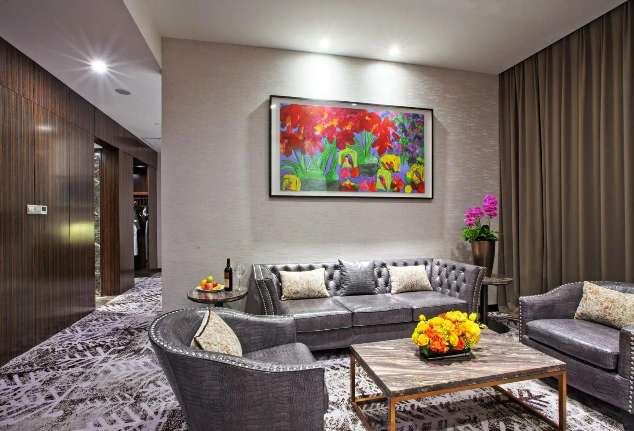 Photo of the whole room in Crowne Plaza Shanghai Jinshan by IHG