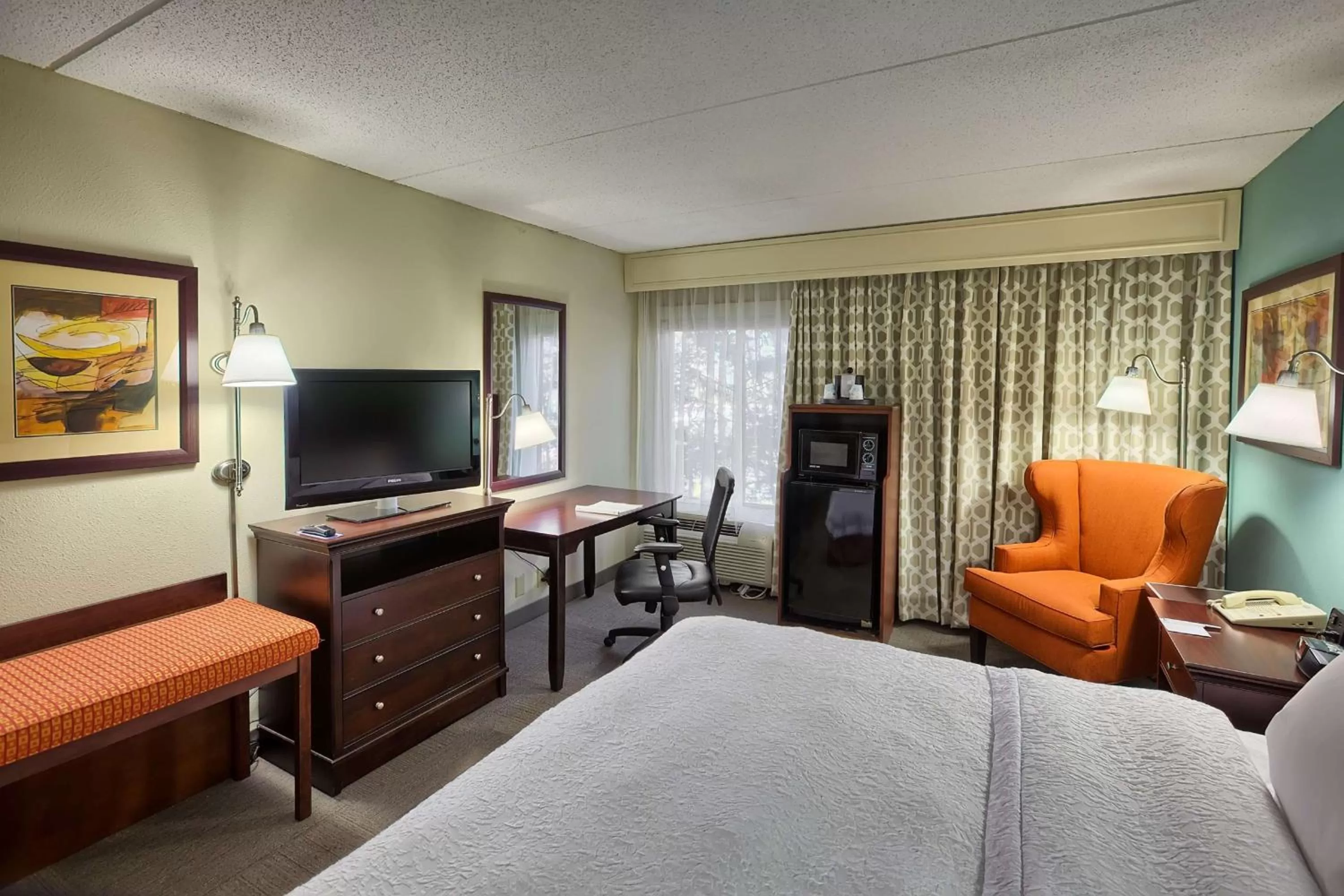 Bedroom, Bed in Hampton Inn Raleigh/Garner