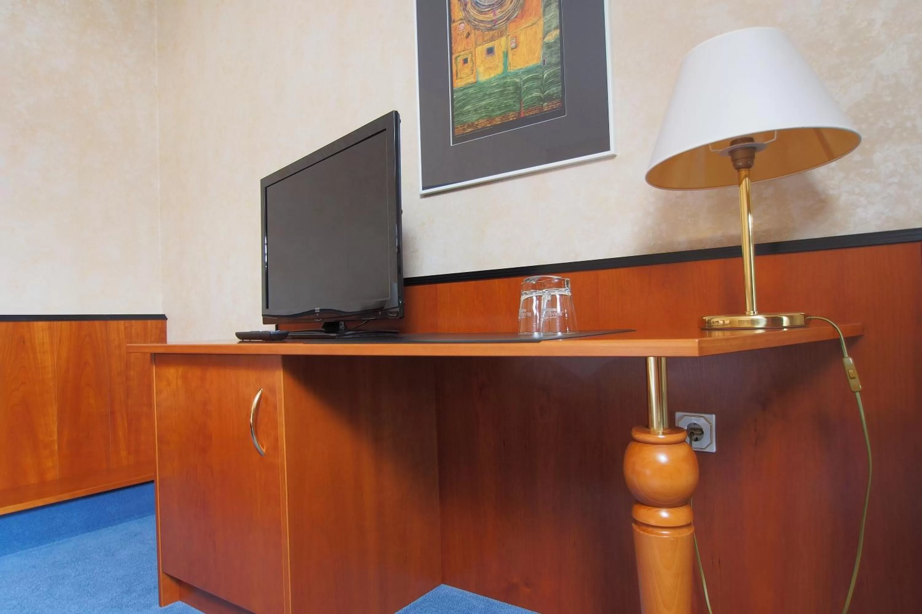 TV and multimedia in Hotel Schlossvilla Derenburg