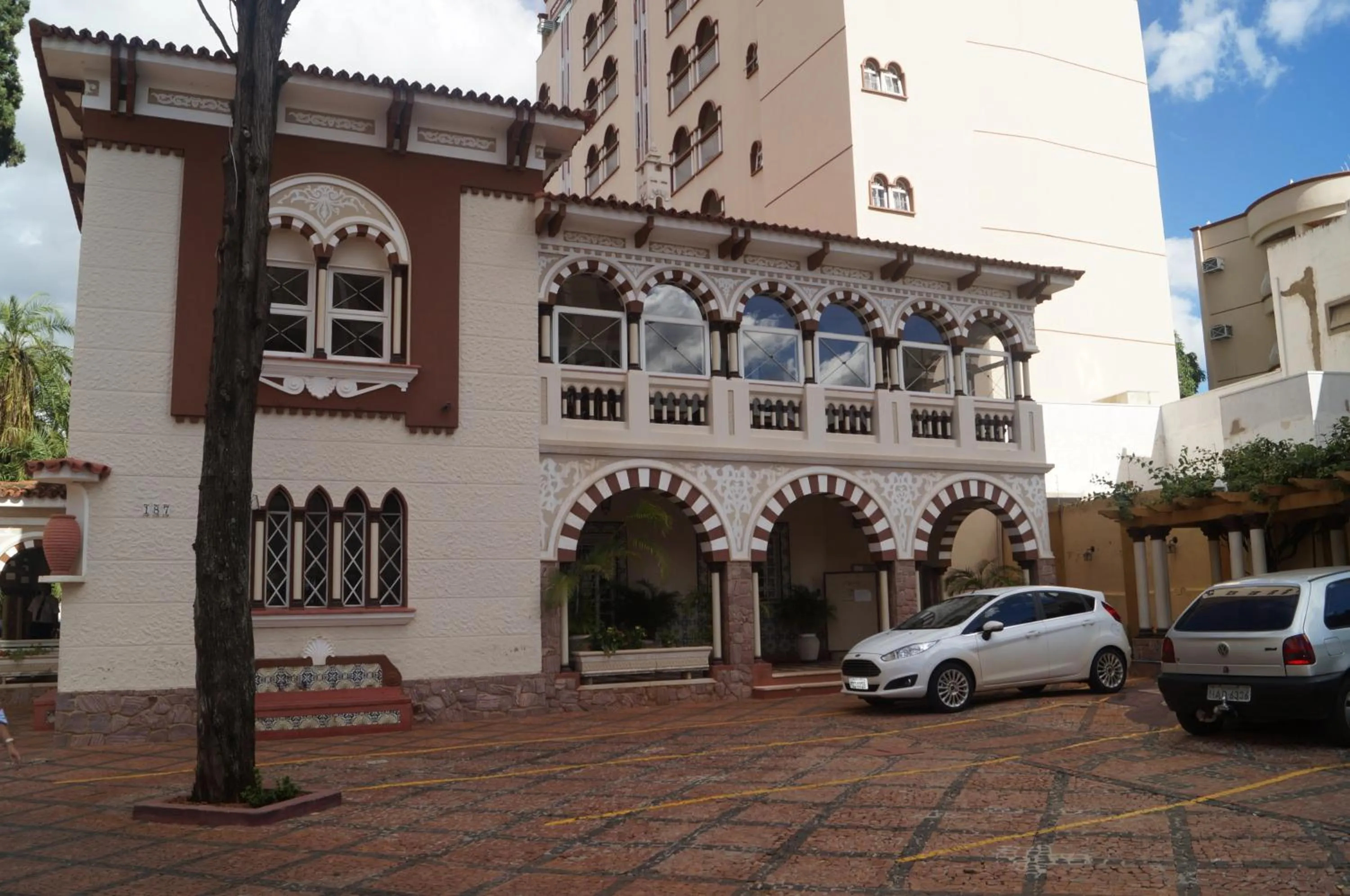 Facade/entrance in Tamareiras Park Hotel