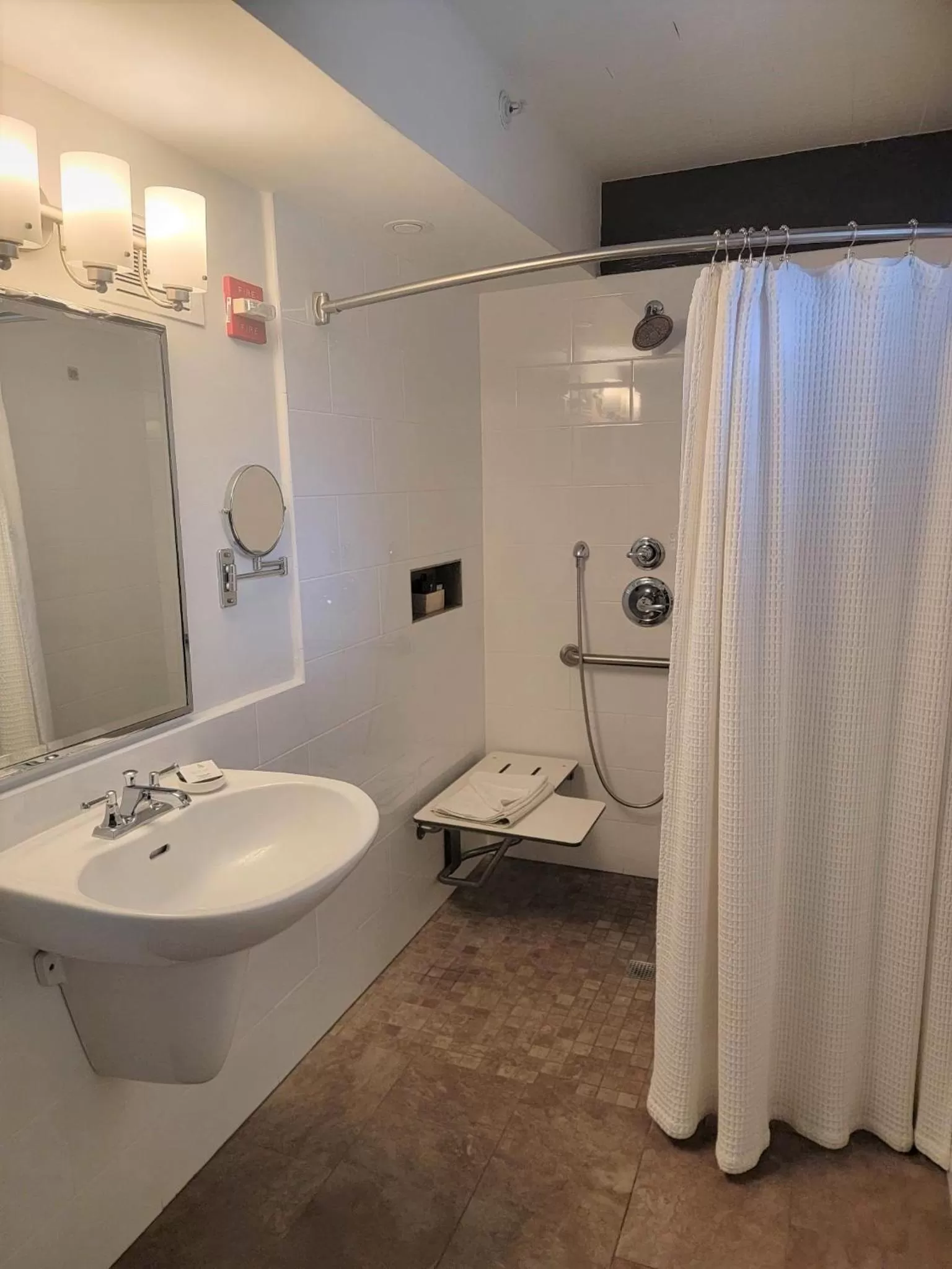 Bathroom in El Pueblo Inn