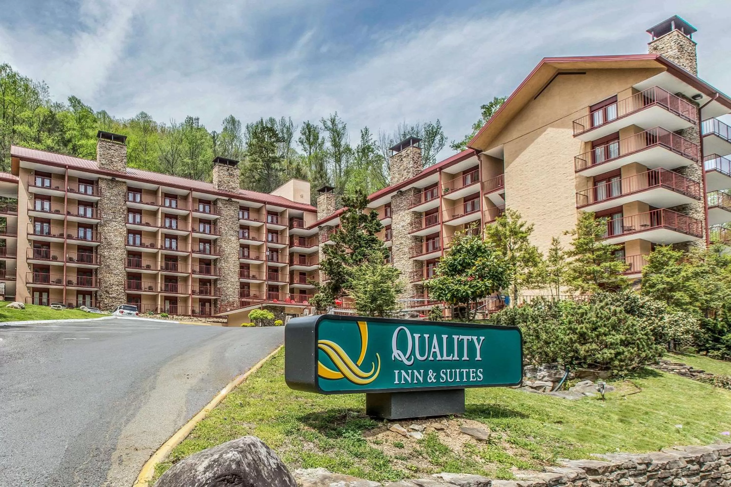 Property building in Quality Inn & Suites Gatlinburg North