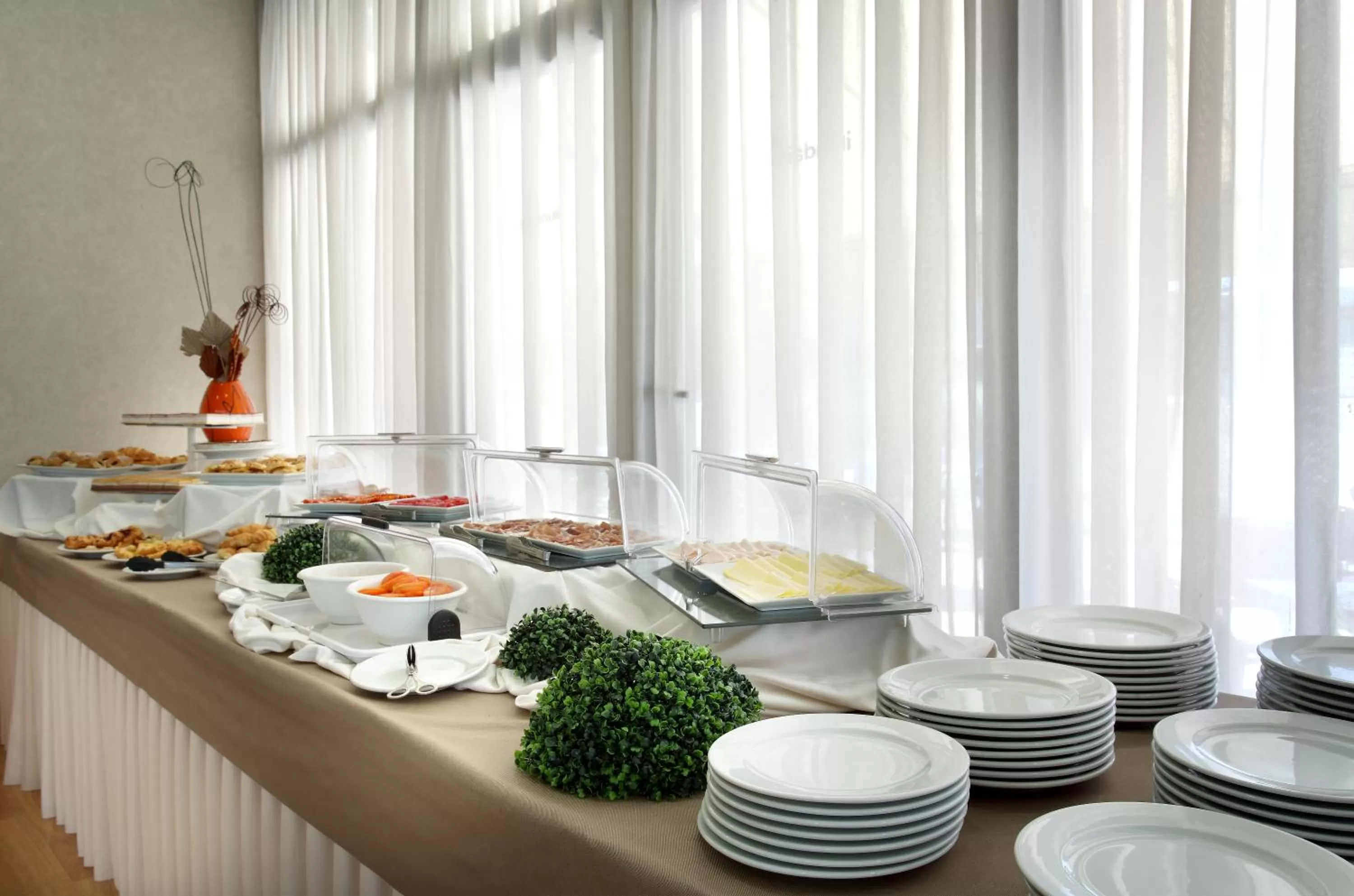 Food and drinks in Exe Sevilla Palmera