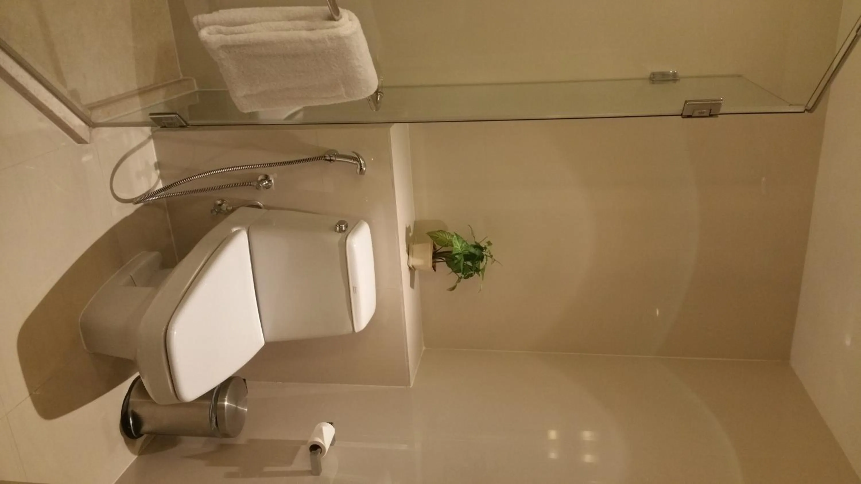 Bathroom in Somerset Greenways Chennai