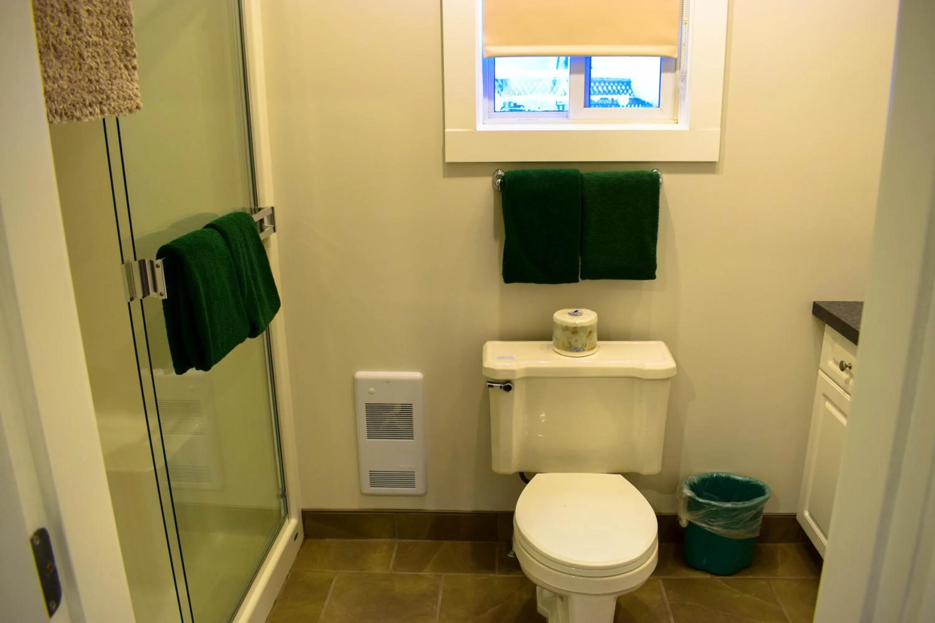 Bathroom in Peaks Lodge