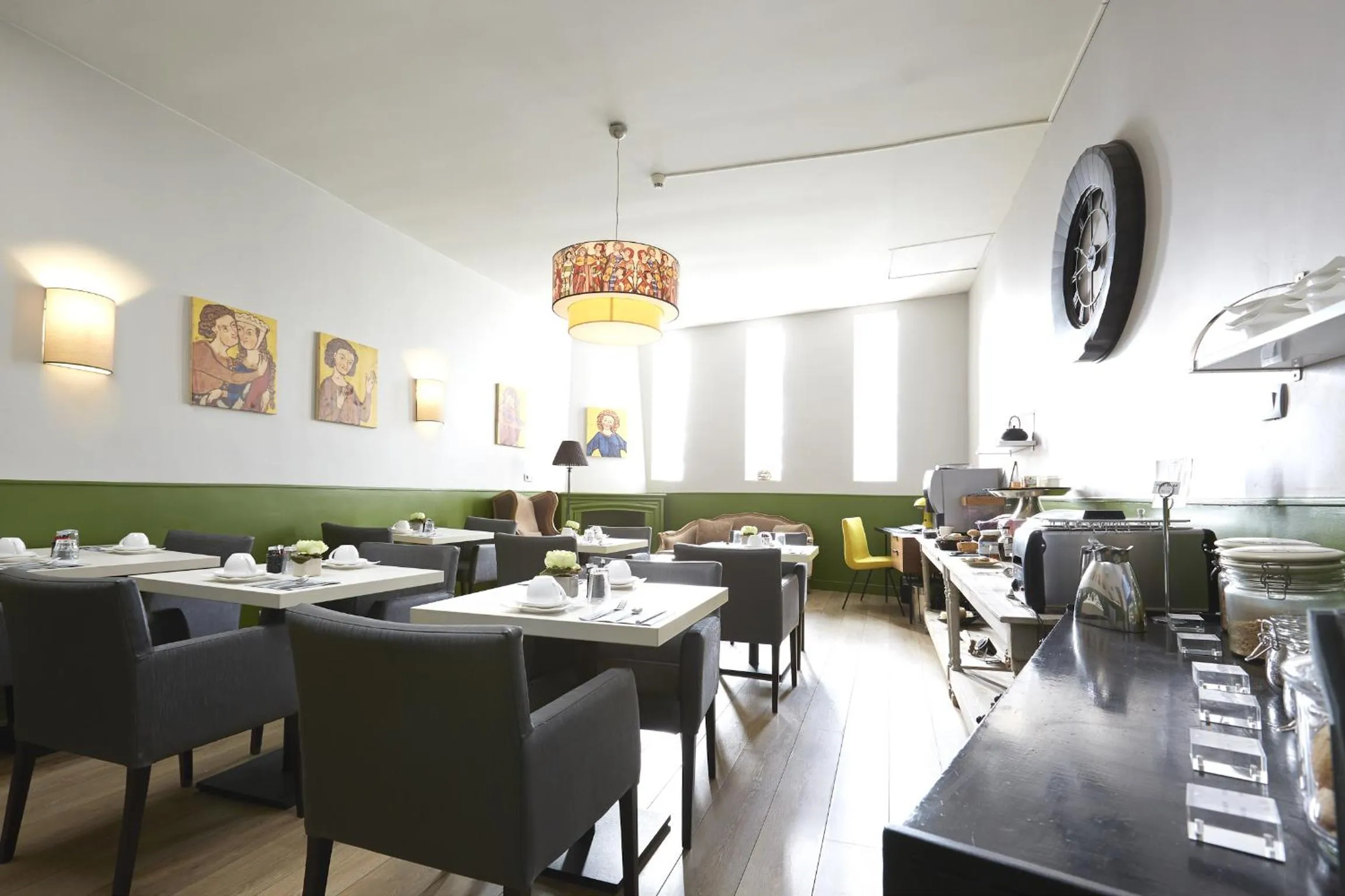 Dining area in Hôtel St Sernin