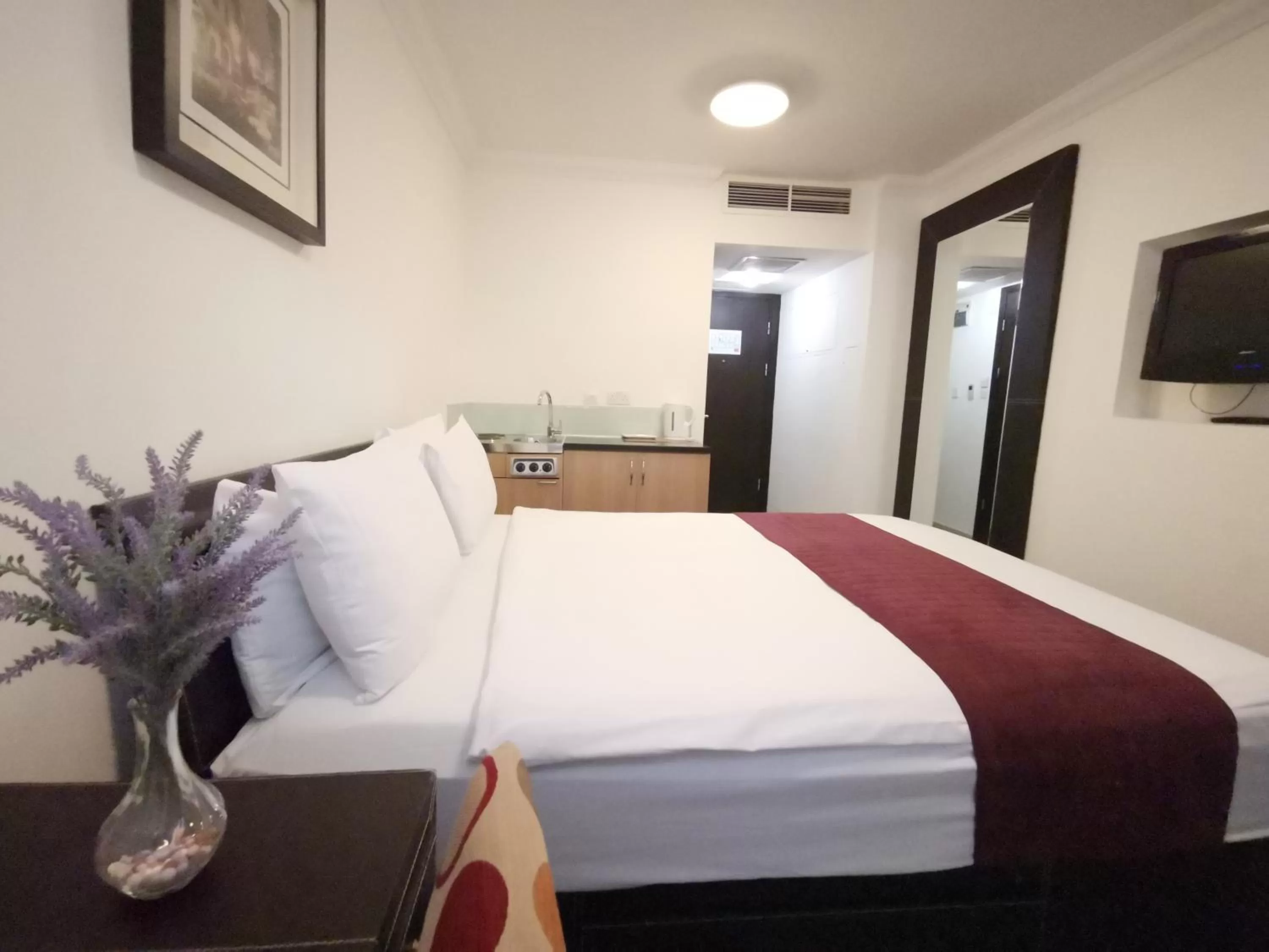 Bed in The Royale Chulan Hyde Park Hotel