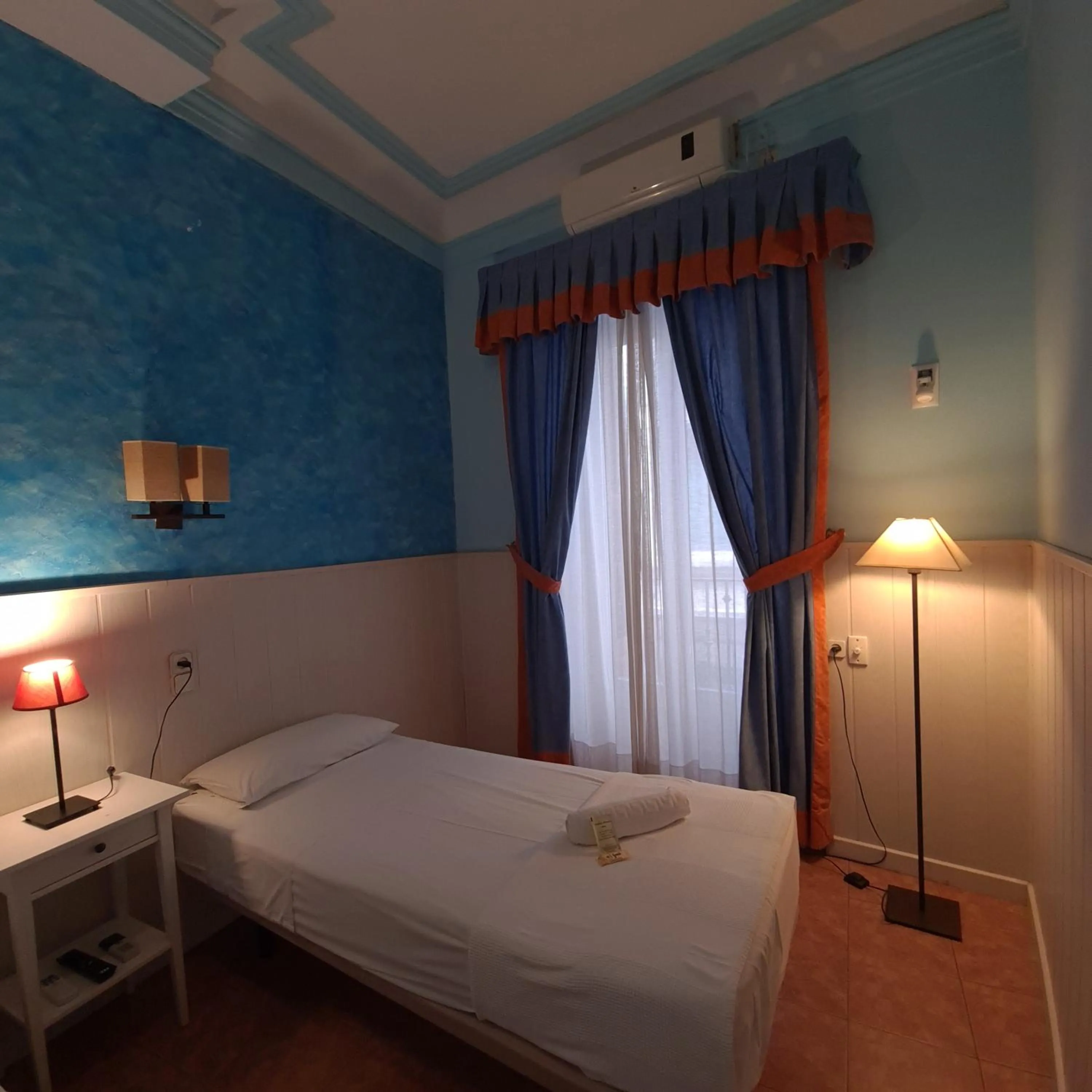 Bed in Hostal Oporto