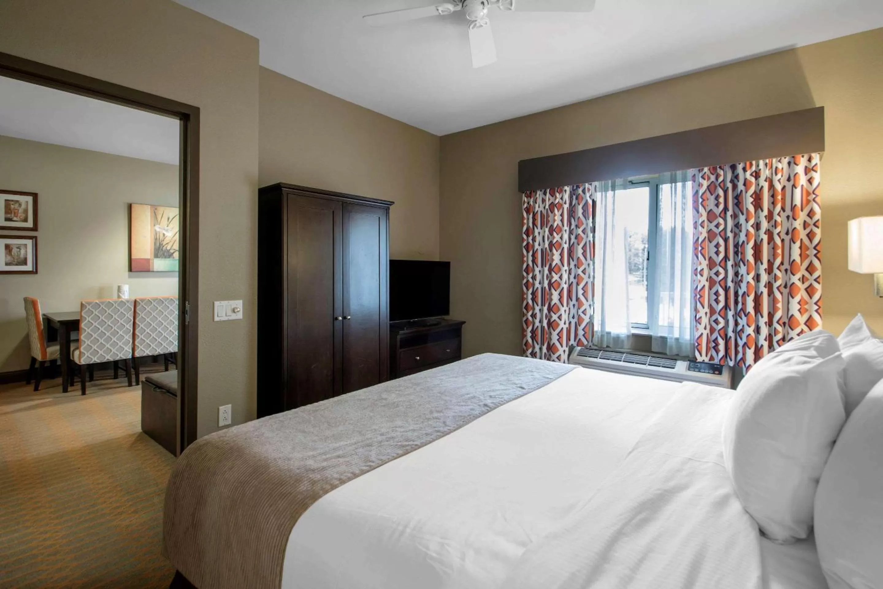 Bed in Bluegreen Vacations Odyssey Dells Resort