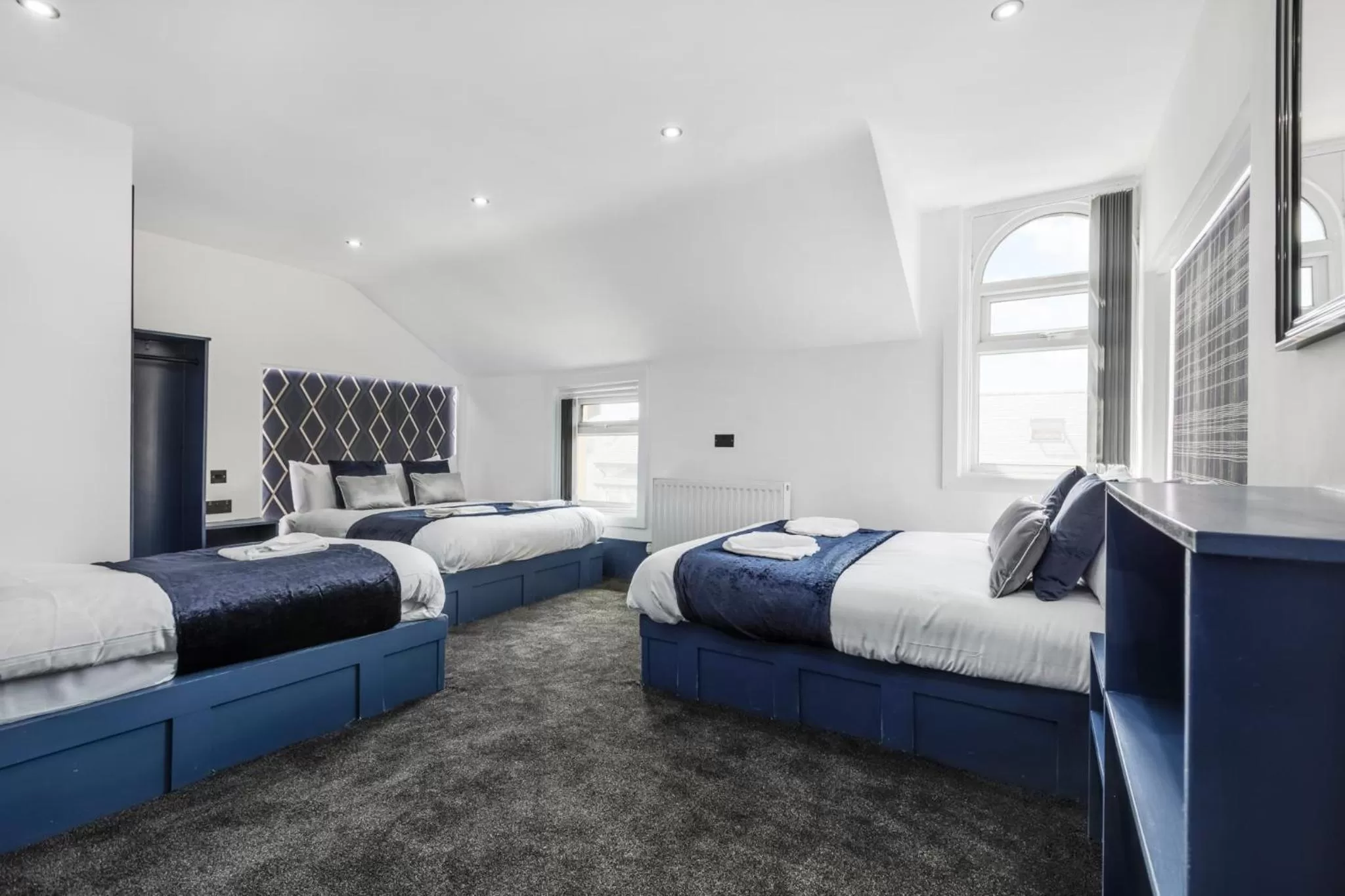 Bedroom, Bed in Crystal Towers Sasco Apartments