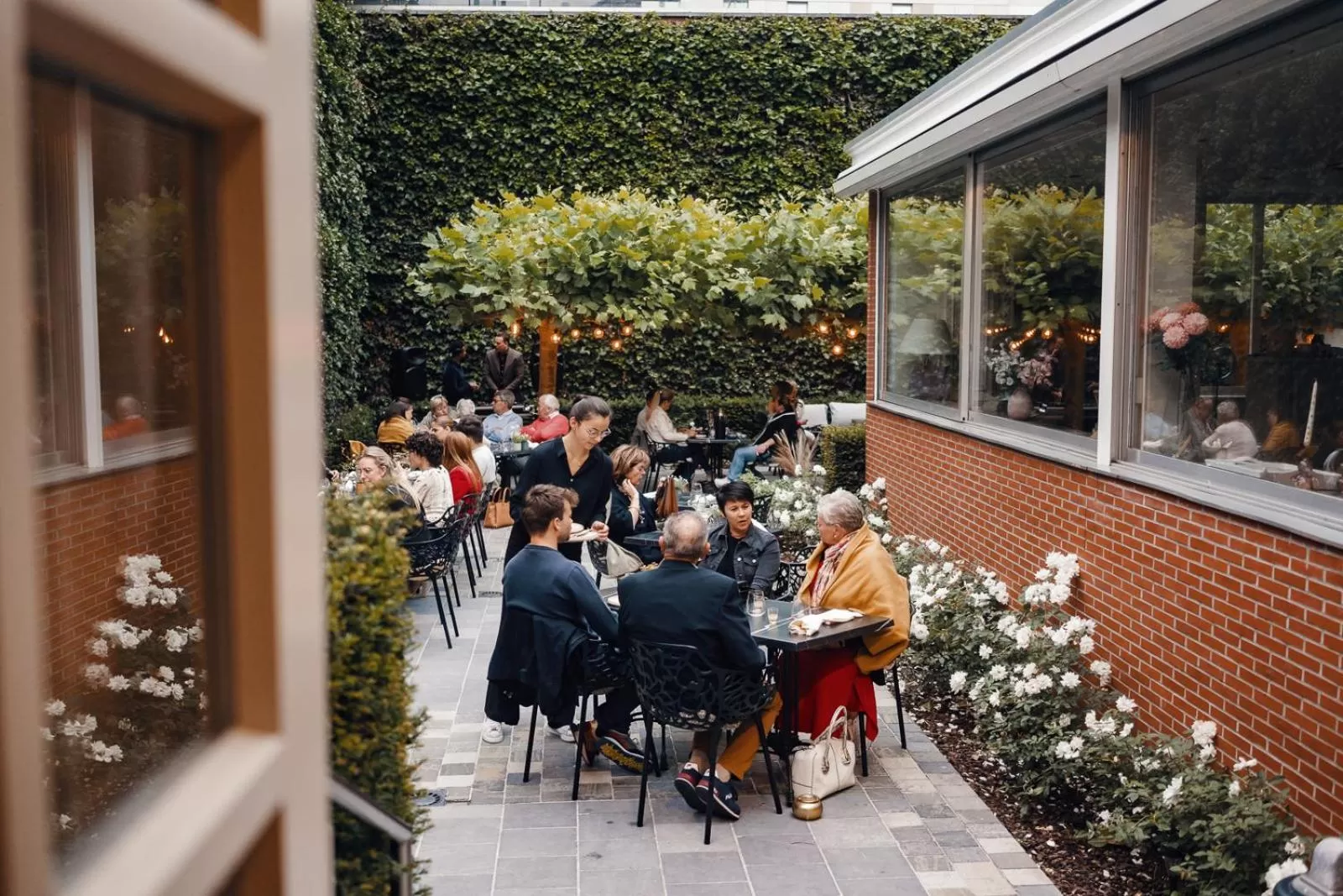 Restaurant/Places to Eat in Hotel La Pomme d'Or