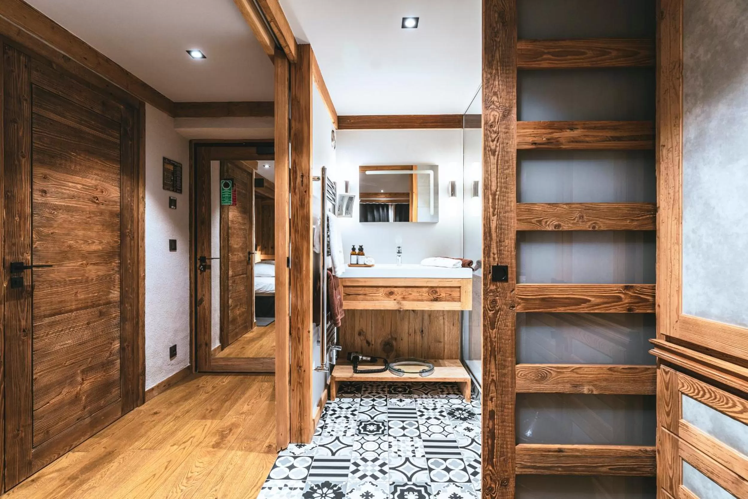 Bathroom in Hôtel Les Peupliers