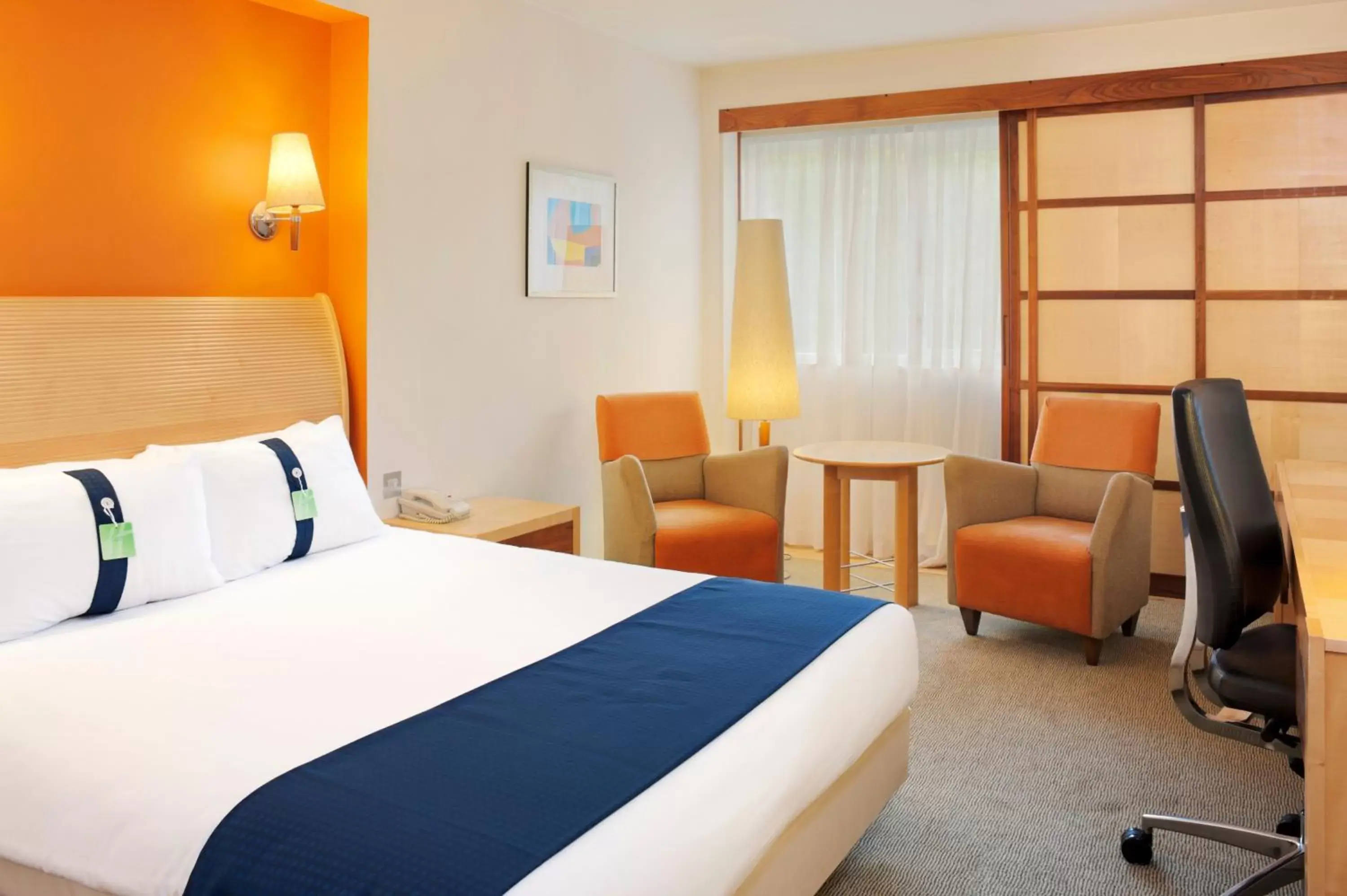 Standard Double Room in Holiday Inn Maidstone-Sevenoaks by IHG Standard Double Room in Holiday Inn Maidstone-Sevenoaks by IHG