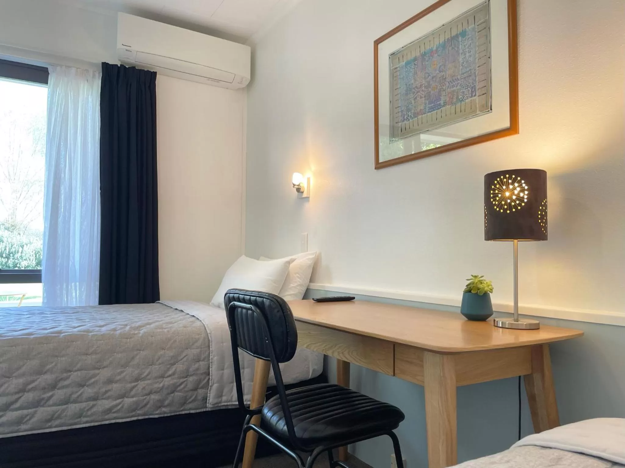 Bed in Aotearoa Lodge