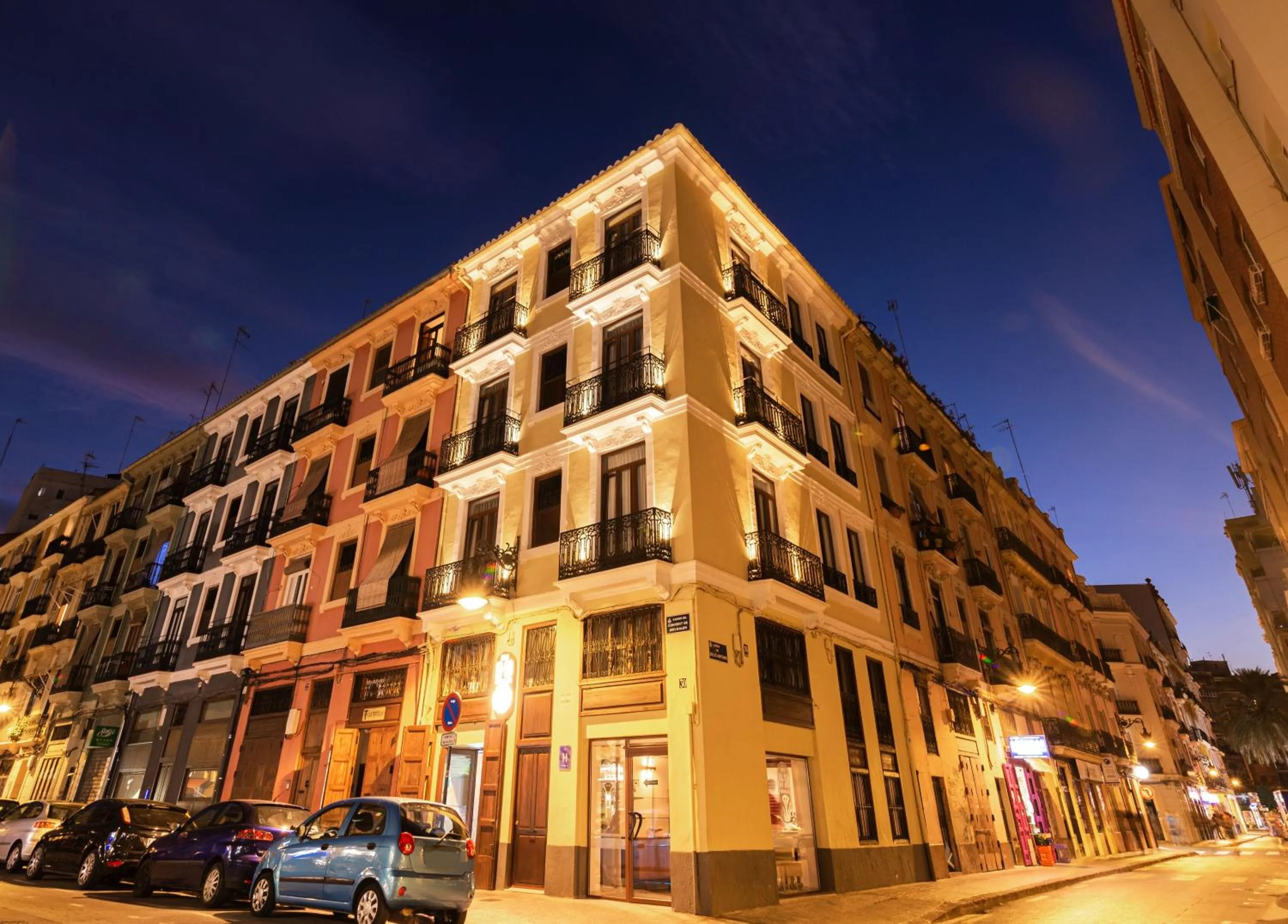 Property building in Hotel 19-30 Valencia