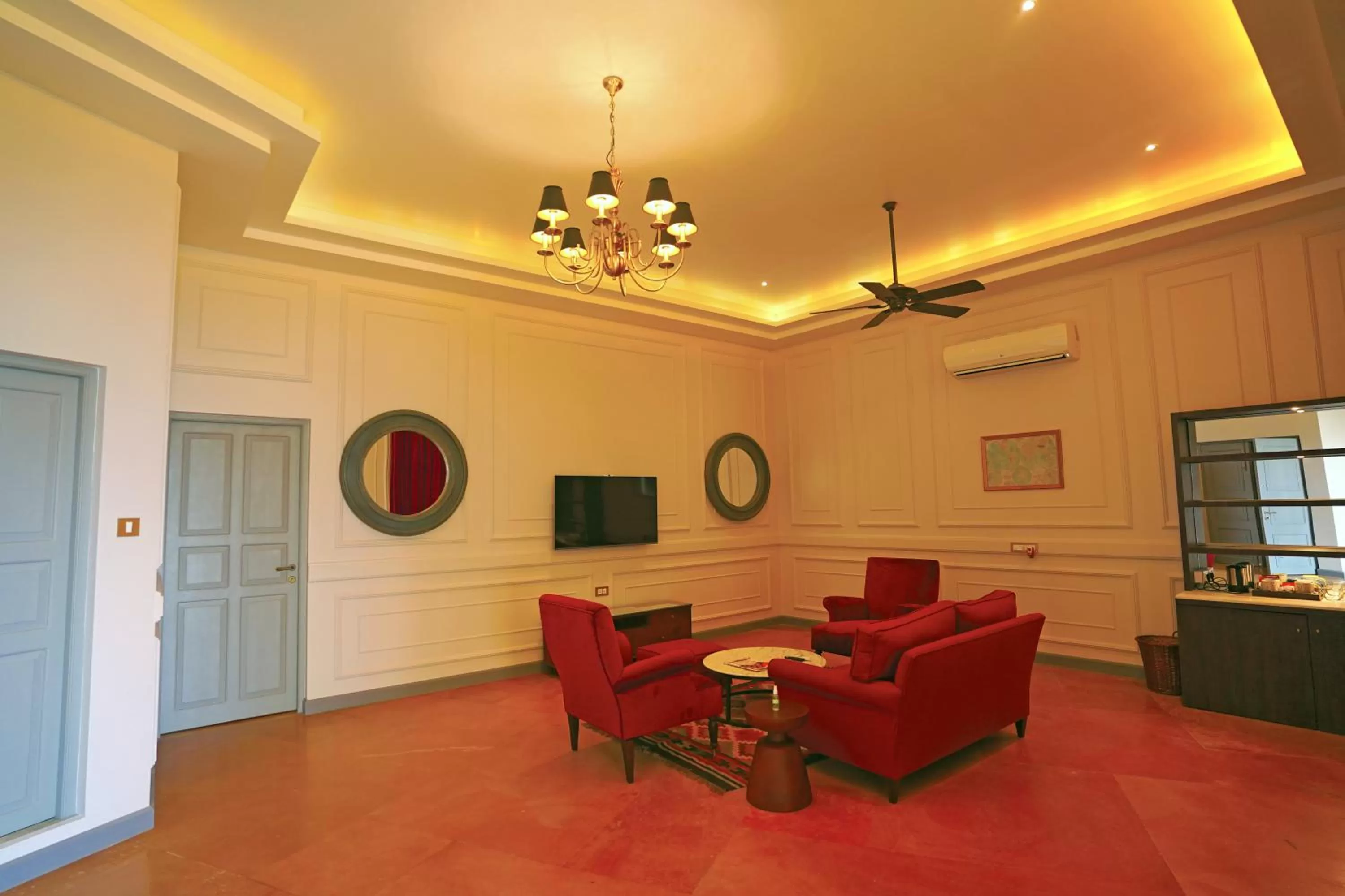 Hermitage Suite  in The Source At Sula