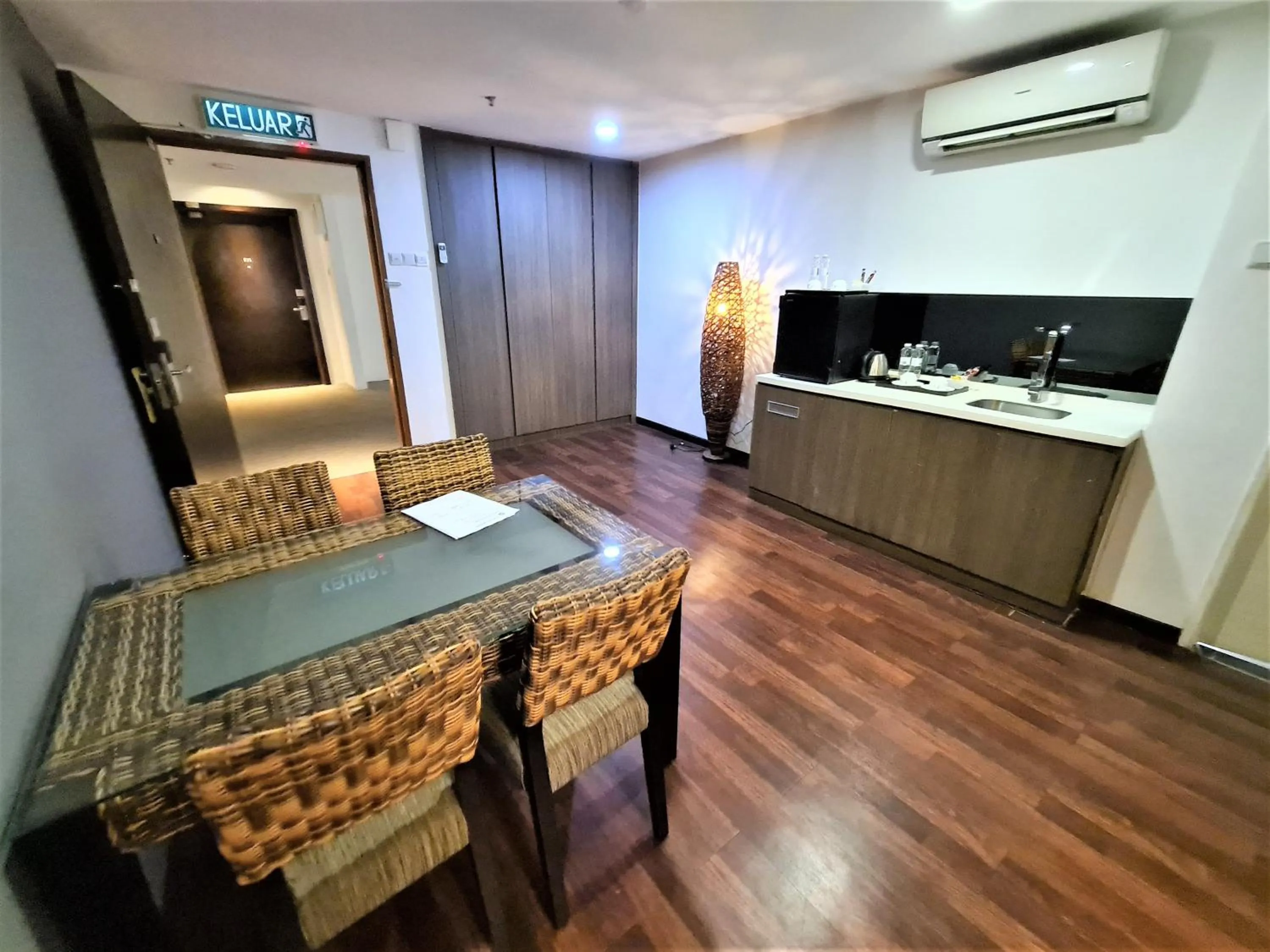Dining area in Nexus Regency Suites & Hotel