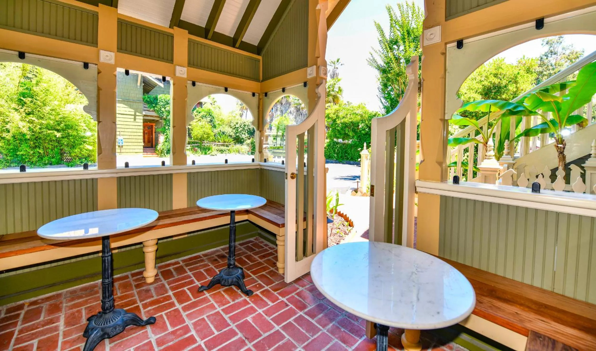 Restaurant/places to eat in Blackbird Inn