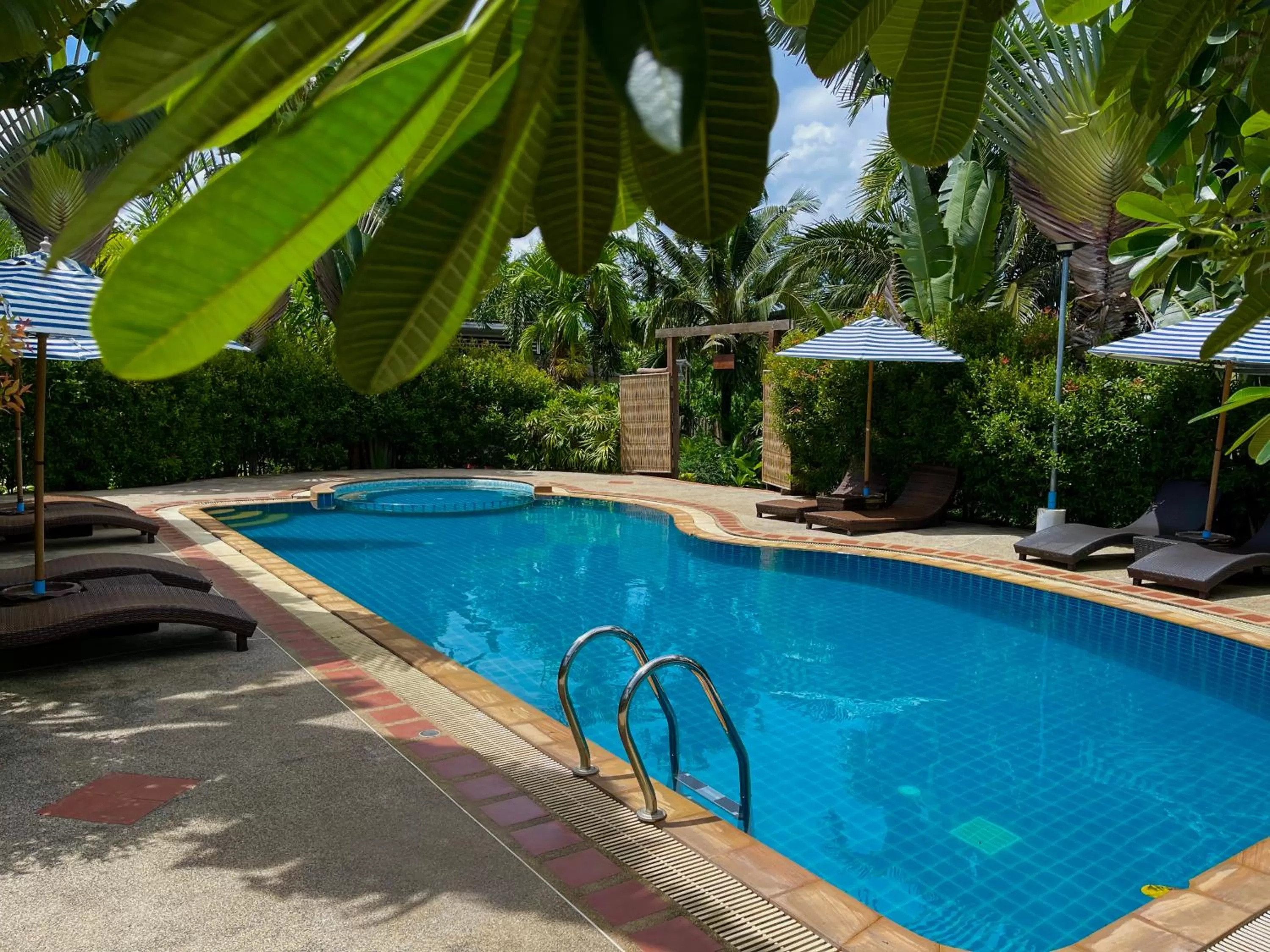 Swimming pool in Phuvara Boutique Aonang