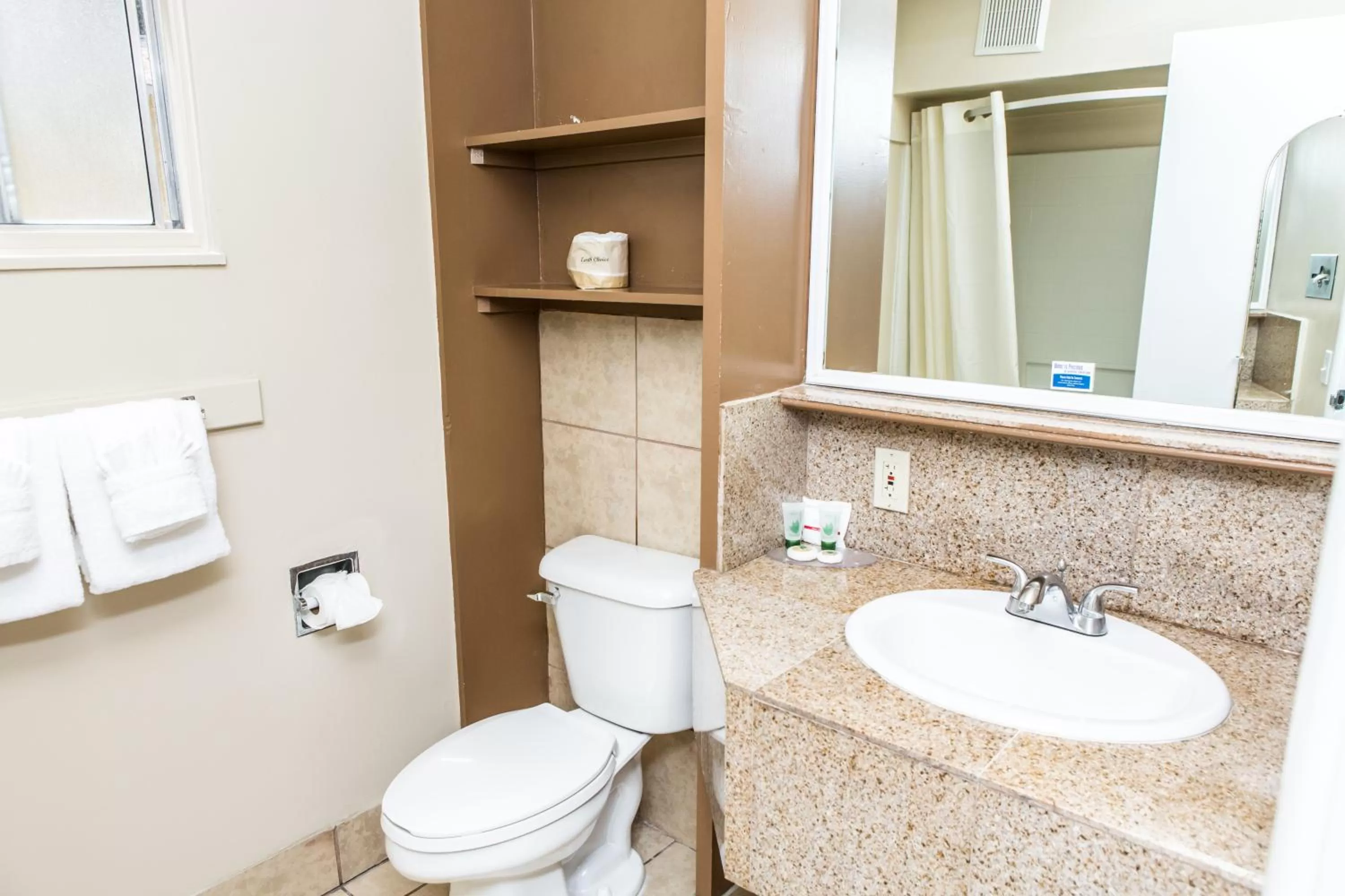 Bathroom in Pelican Inn