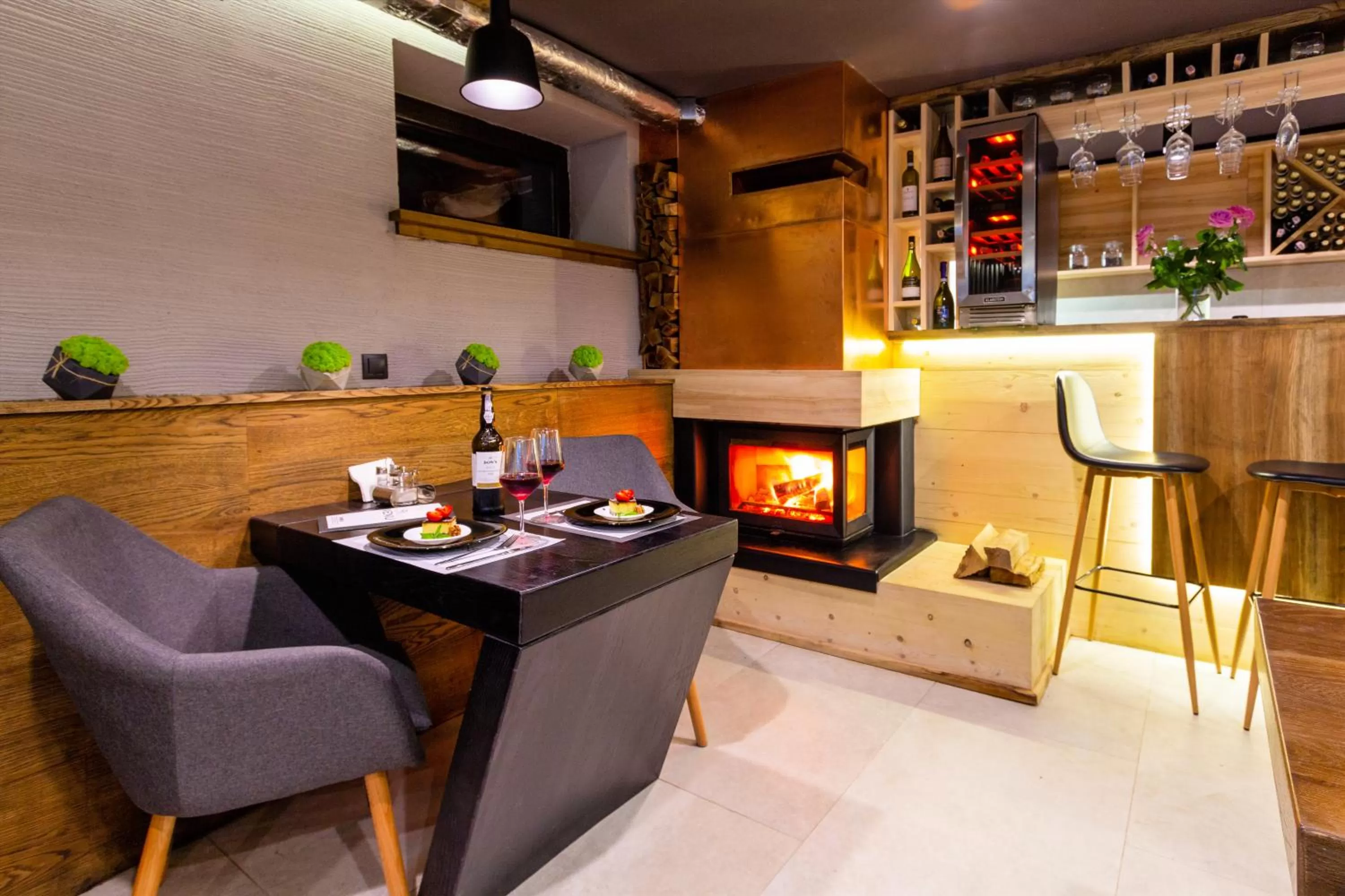 Restaurant/places to eat in FoRest