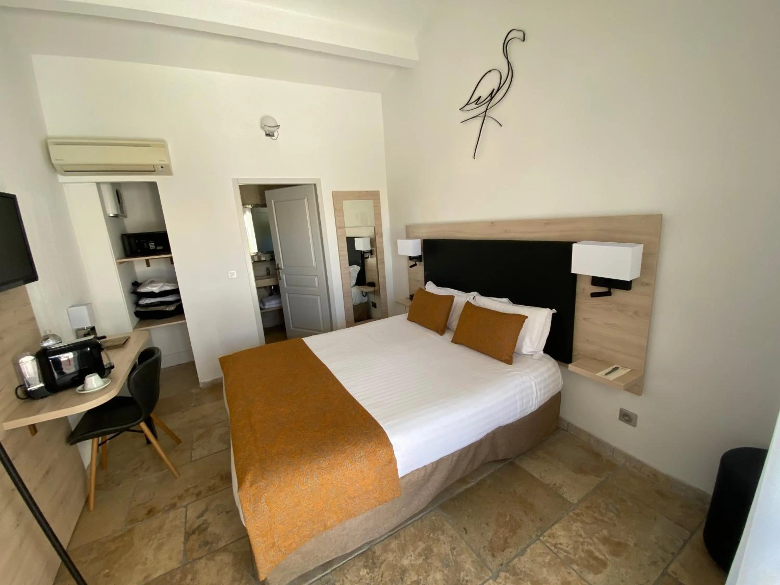 Bedroom, Bed in Le Mas de Cocagne