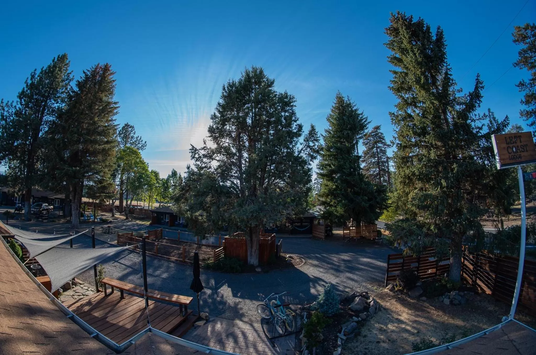 Property building in Left Coast Lodge - Pet Friendly