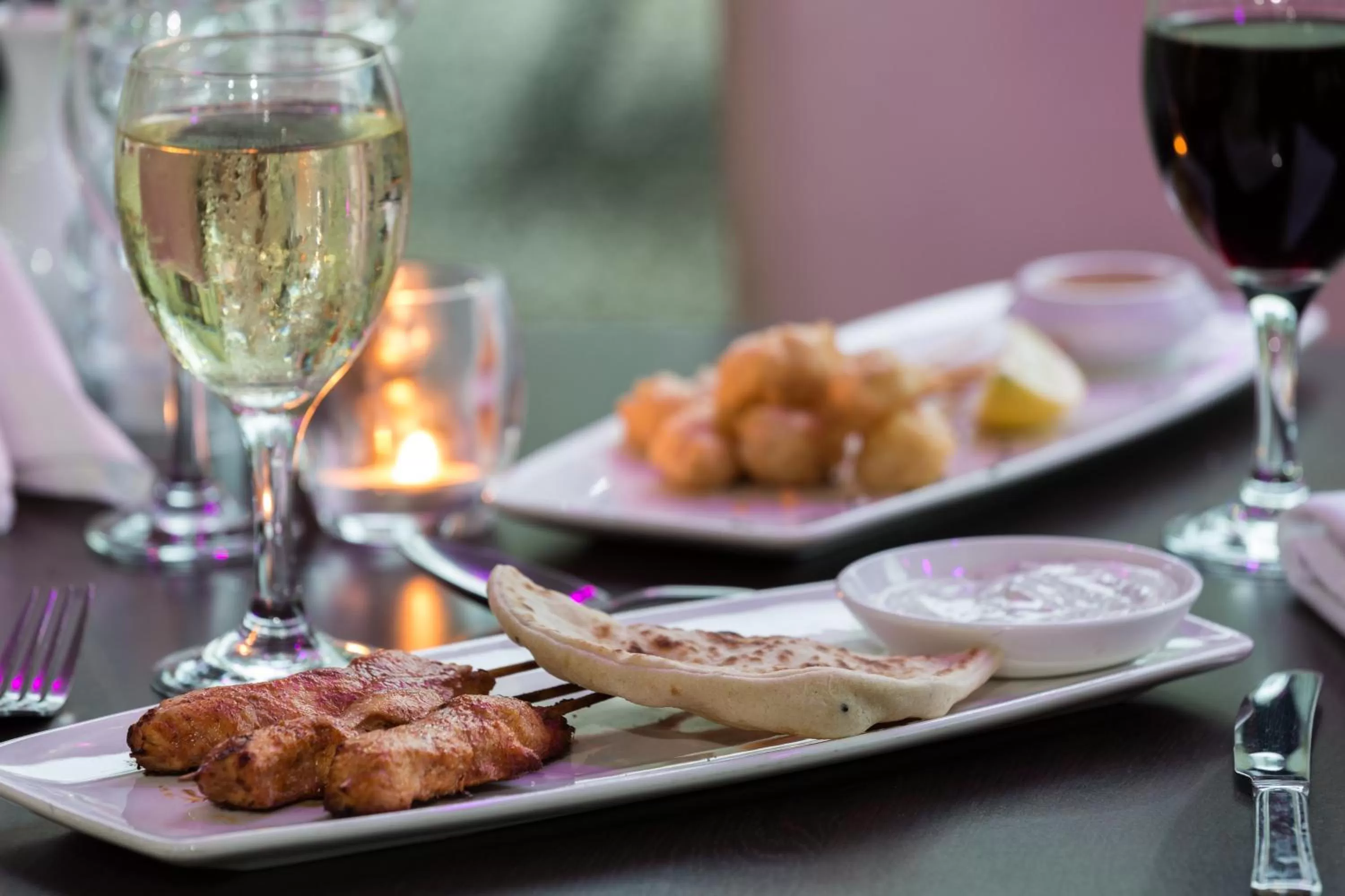 Lounge or bar in Holiday Inn Sittingbourne by IHG