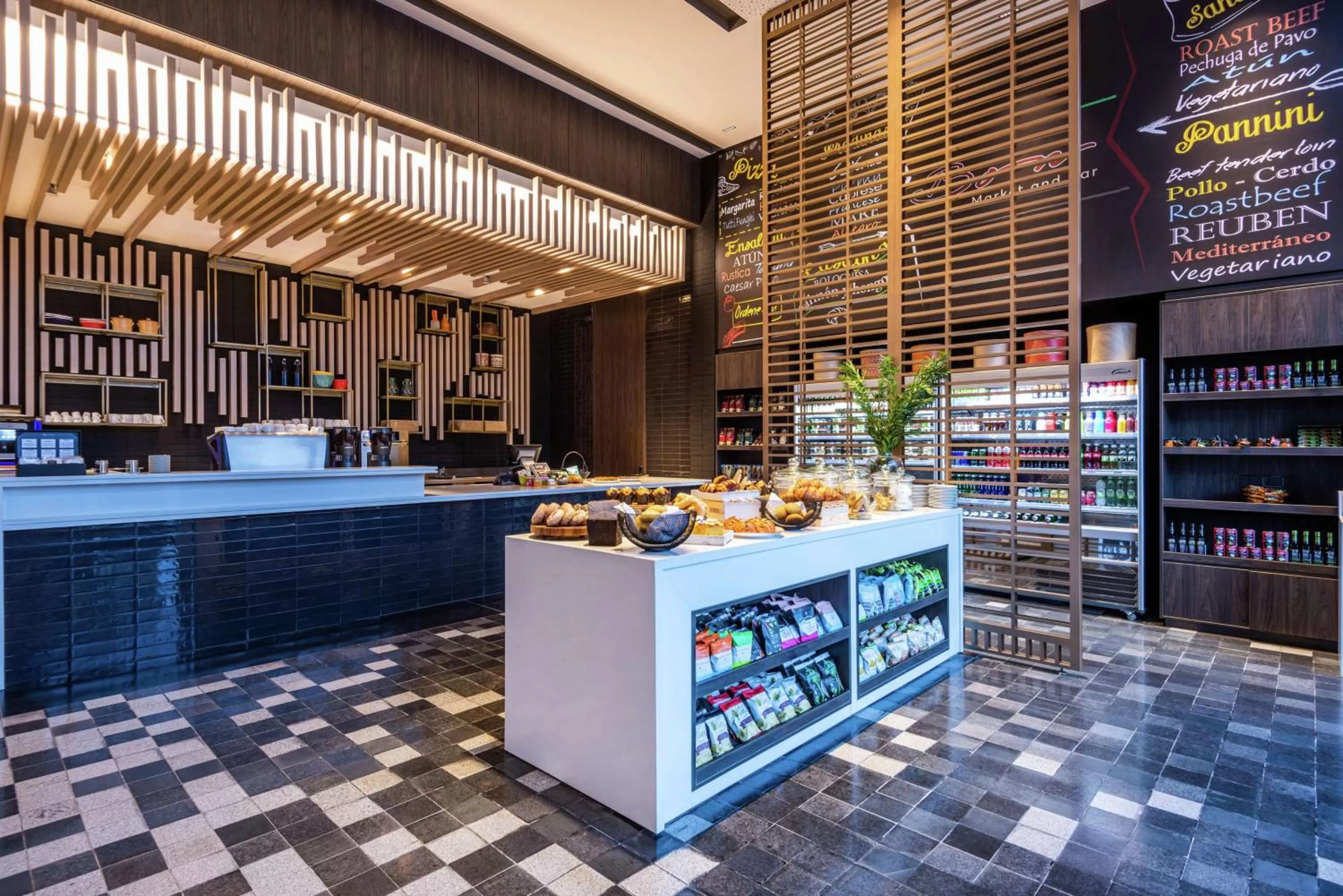 Restaurant/places to eat in Hilton Bogota Corferias